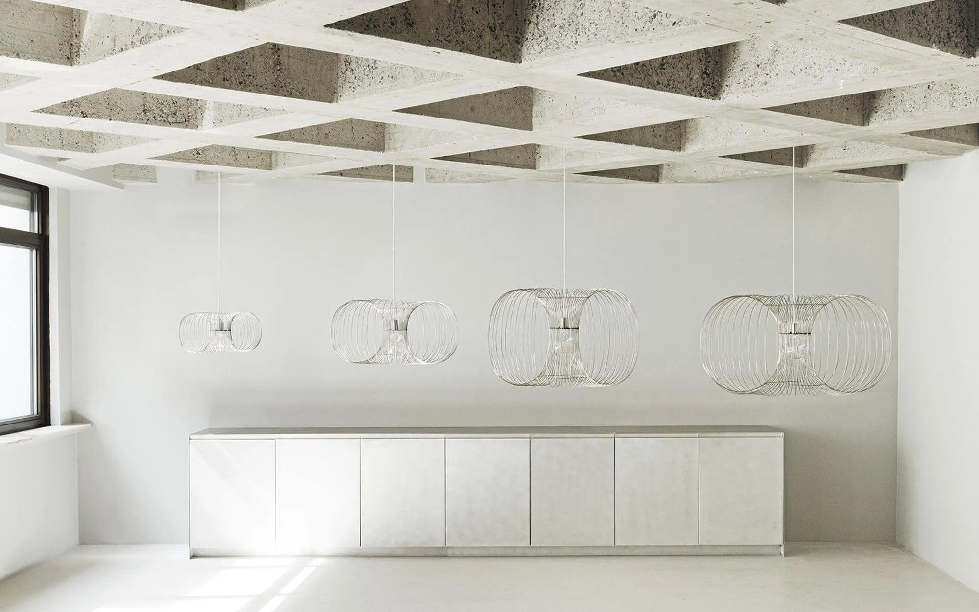 Coil Lampe von Normann Copenhagen: Stilvolle Beleuchtung für Ihr Zuhause.