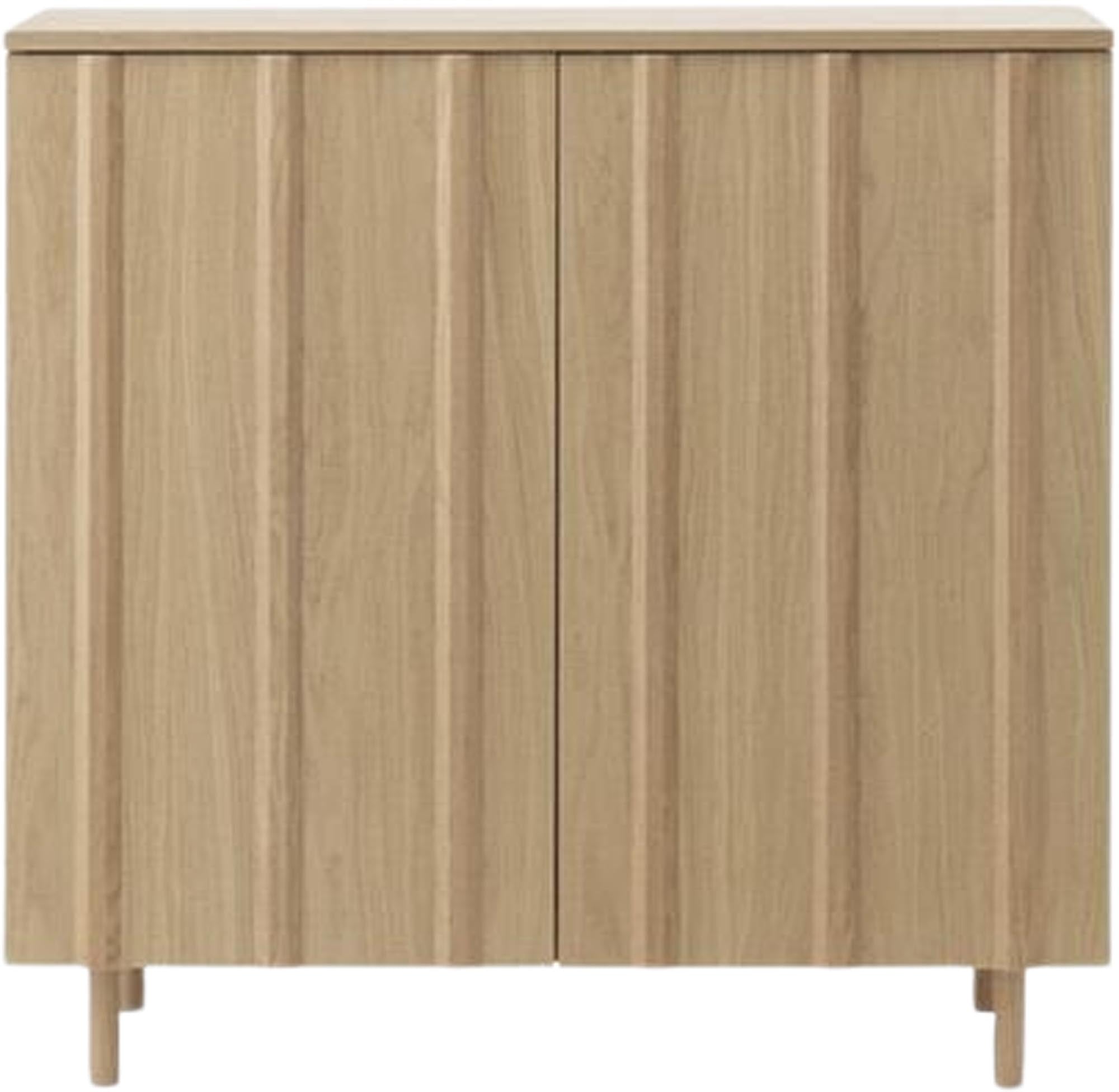 Stilvoller Rib Schrank in warmem Schwarz von Normann Copenhagen, vereint skandinavische Tradition mit modernem Design für jeden Raum.