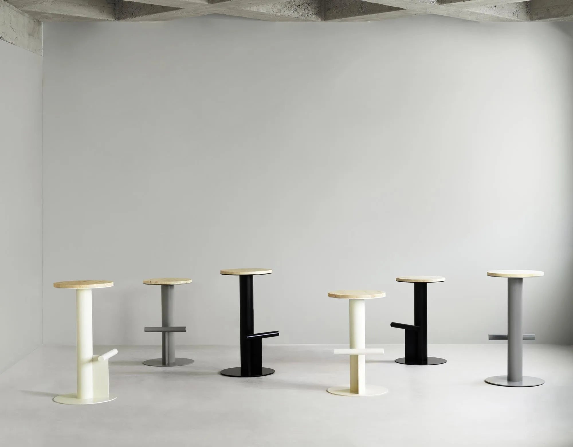 Pole Barhocker: Skandinavisches Design trifft auf urbanen Chic.
