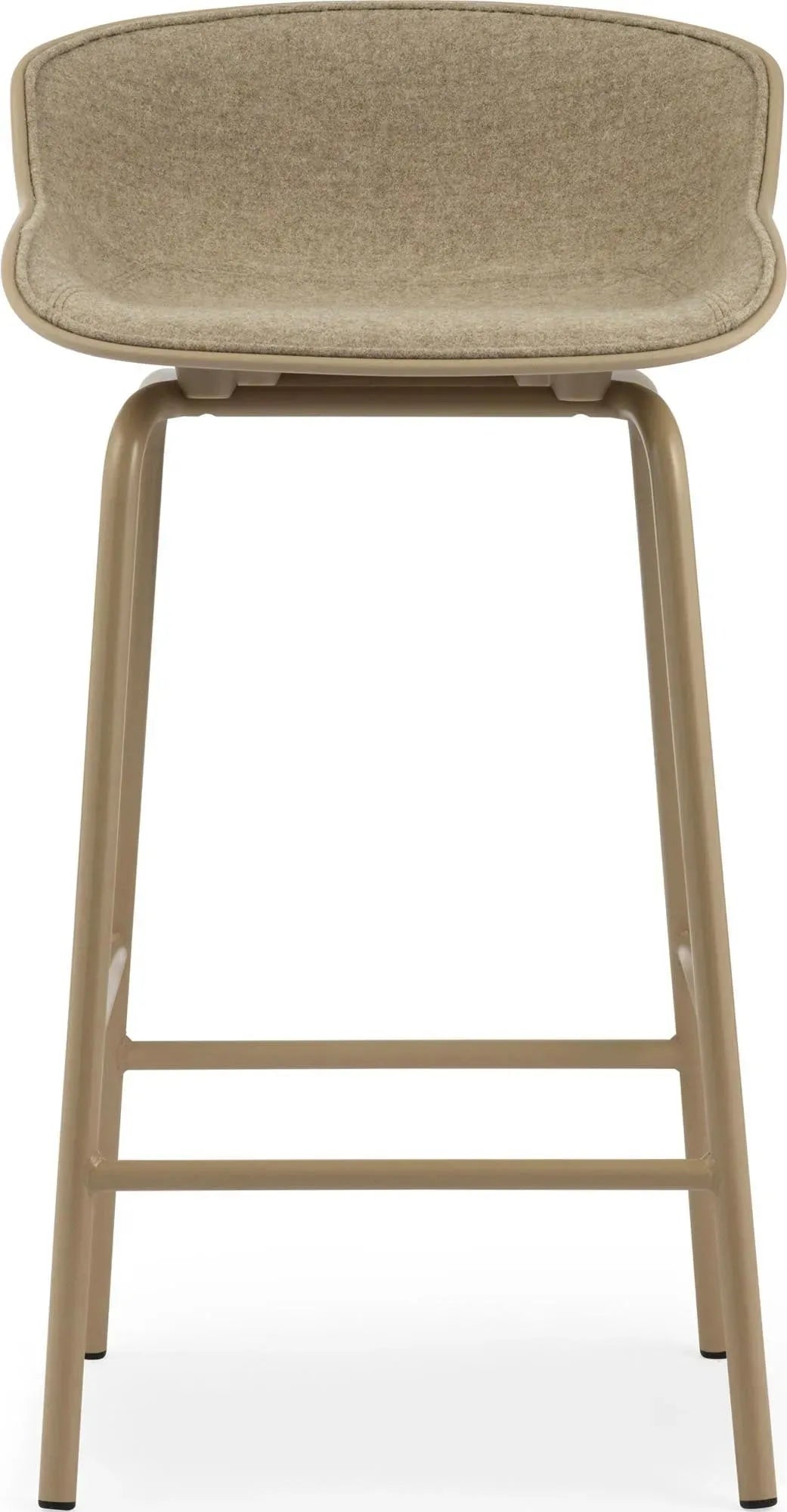 Der Hyg Barhocker 65 cm von Normann Copenhagen vereint dänische Hygge mit sanften Linien und gemütlichem Design. Perfekt für Ess- und Loungebereiche.