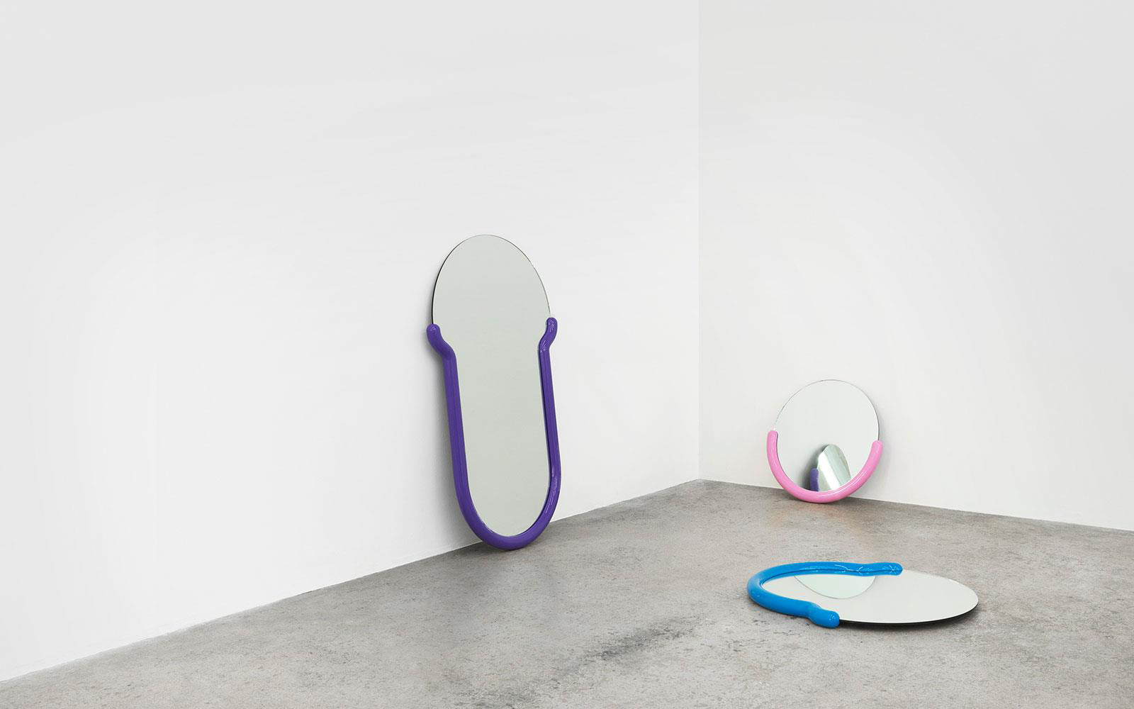 Bogin Spiegel Mittel in Silber / Blau präsentiert im Onlineshop von KAQTU Design AG. Spiegel ist von Normann Copenhagen