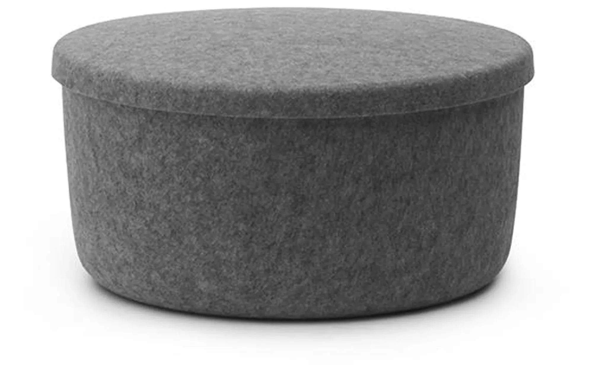 Der Hide Storage Pouf von Normann Copenhagen: Nachhaltiger PET-Filz, praktischer Stauraum, vielseitig als Sitz, Tisch oder Fußablage.