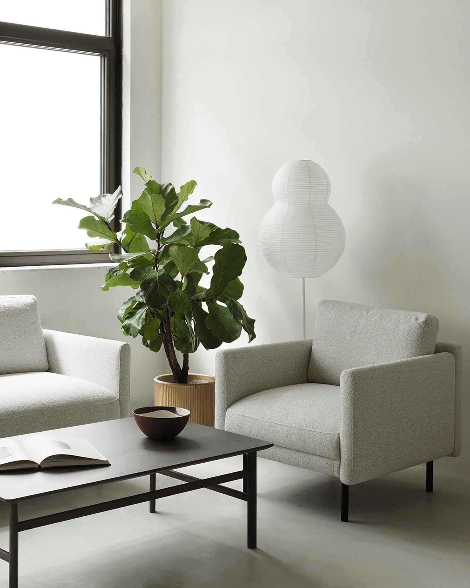 Eleganter Rar Loungesessel von Normann Copenhagen für modernes Wohnen.