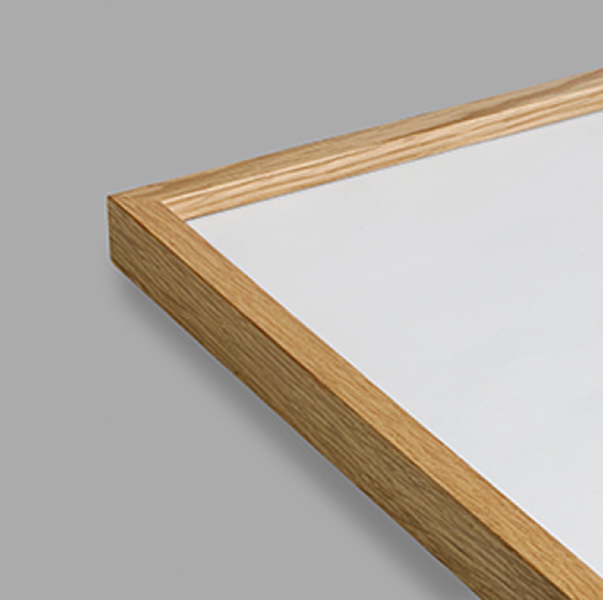 Eleganter FSC-zertifizierter Eichenrahmen von Paper Collective mit bruchsicherem Plexiglas für stilvolle Kunstpräsentation.
