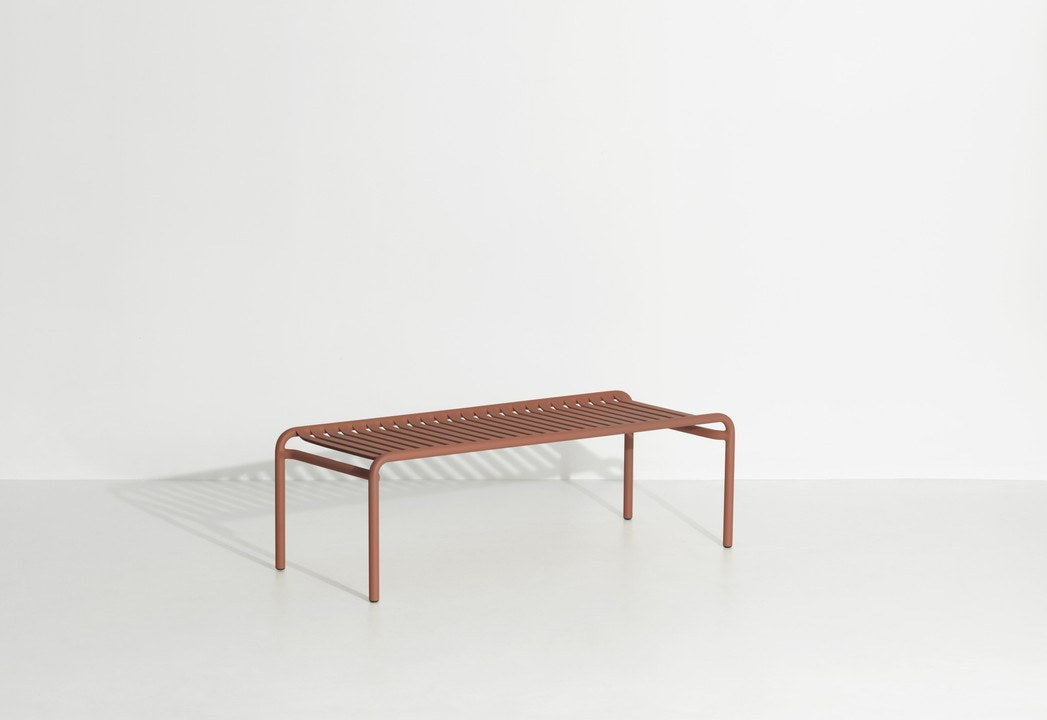 Week-End Coffee Table large in Terracotta präsentiert im Onlineshop von KAQTU Design AG. Loungetisch ist von Petite Friture