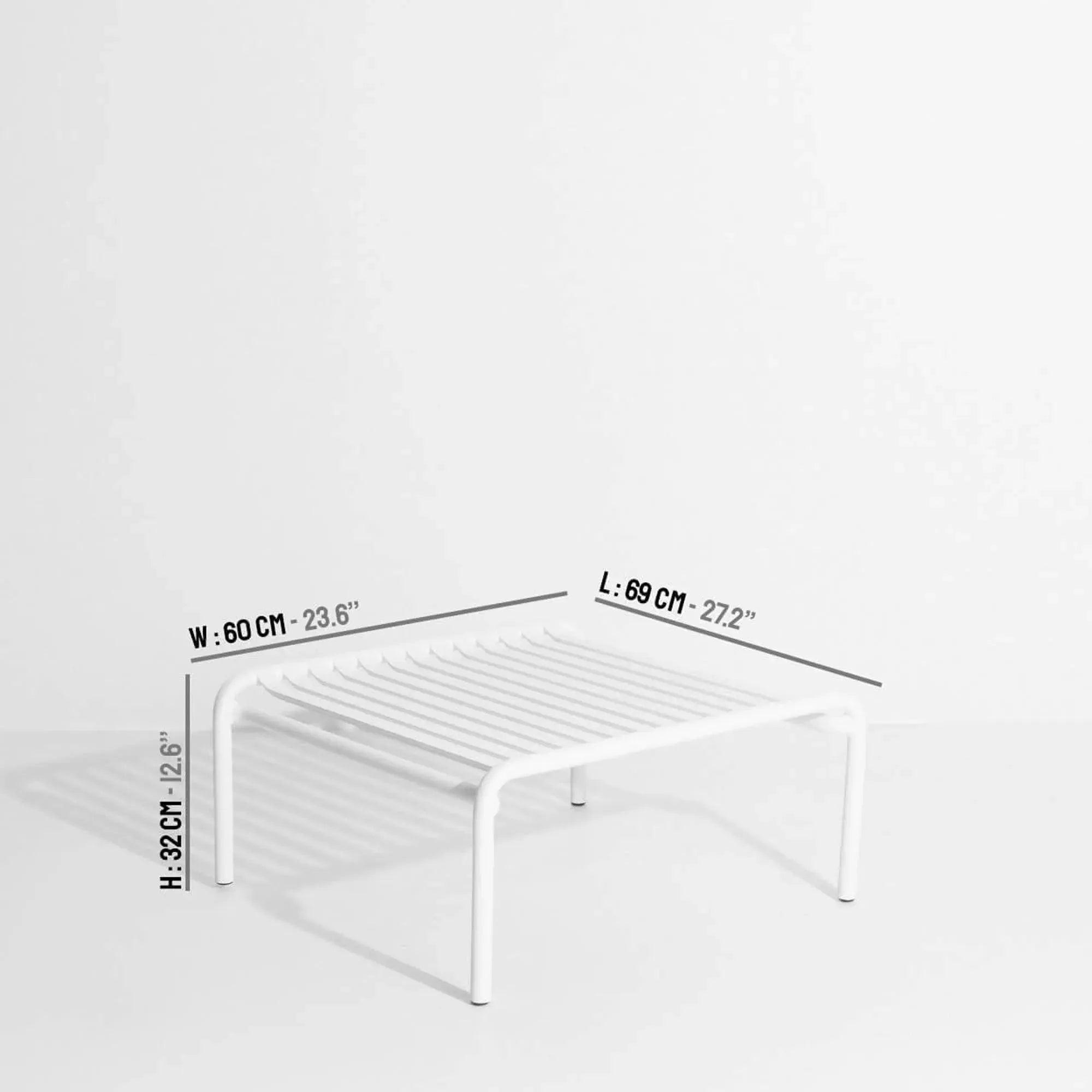 Kompakter Week-End Tisch: Design trifft Funktionalität im Freien.
