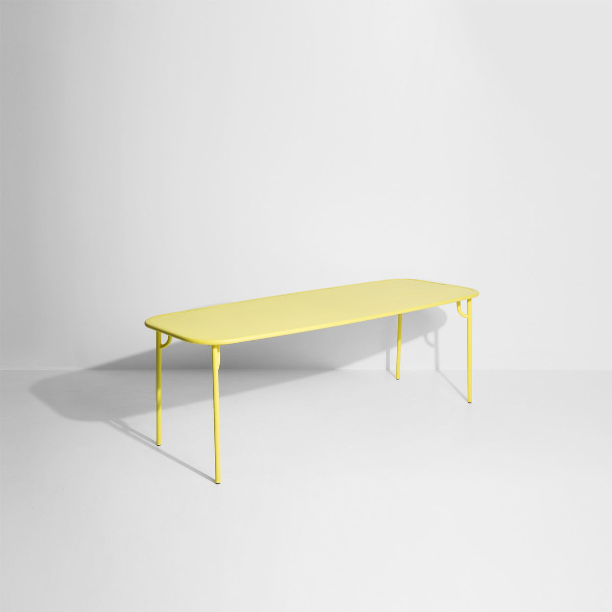 Week-End Tisch Large in Yellow präsentiert im Onlineshop von KAQTU Design AG. Gartentisch ist von Petite Friture