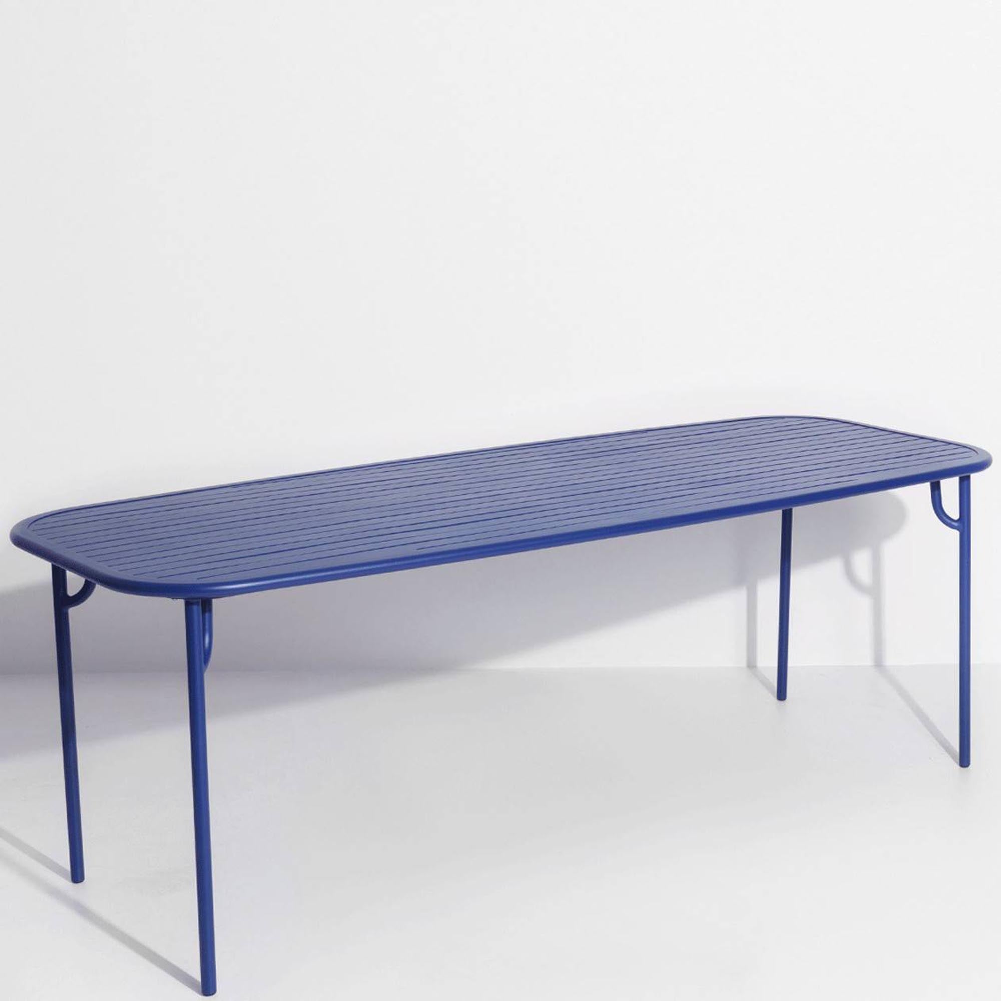 Stilvoller Gartentisch aus Aluminium, UV-beständig, in 9 Farben, ideal für gesellige Runden im Freien.