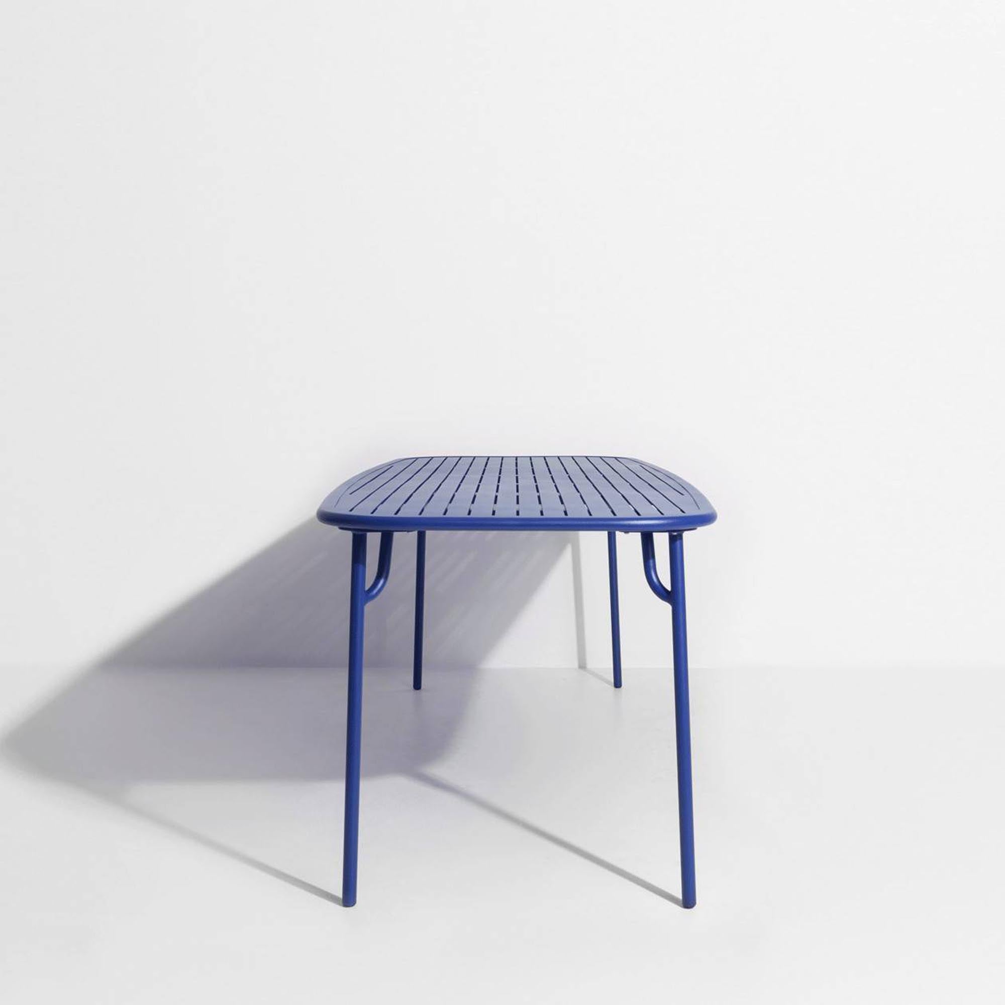 Stilvoller Gartentisch aus Aluminium, UV-beständig, in 9 Farben, ideal für gesellige Runden im Freien.