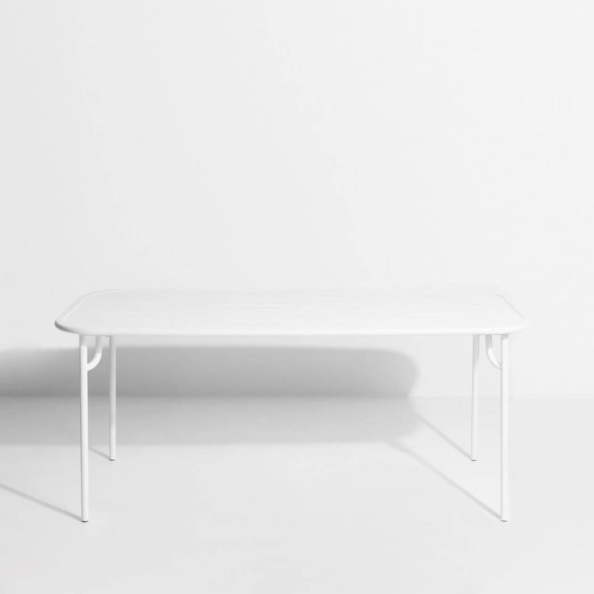 Eleganter Week-End Tisch Medium von Petite Friture – ideal für entspannte Stunden im Freien und stilvolle Gartenmöbel.