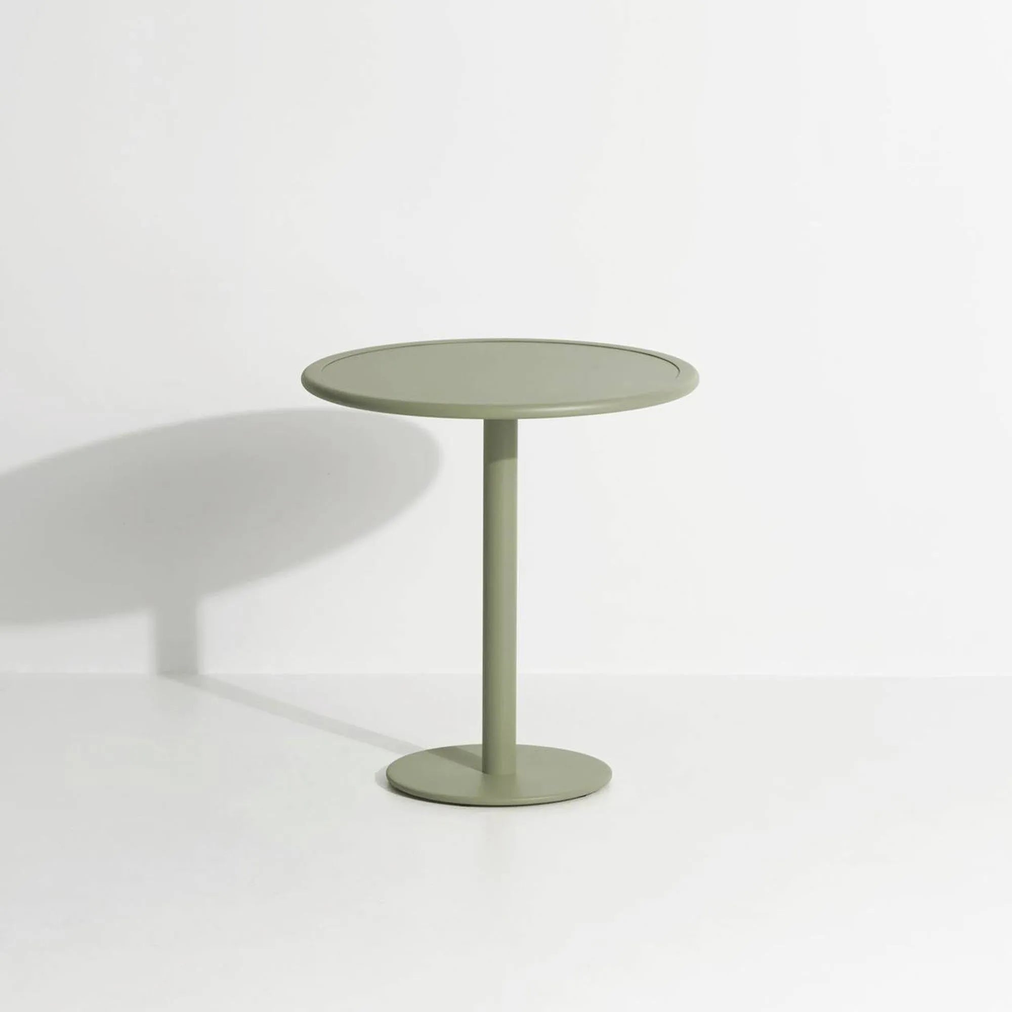 Eleganter runder Week-End Tisch von Petite Friture für moderne Räume.