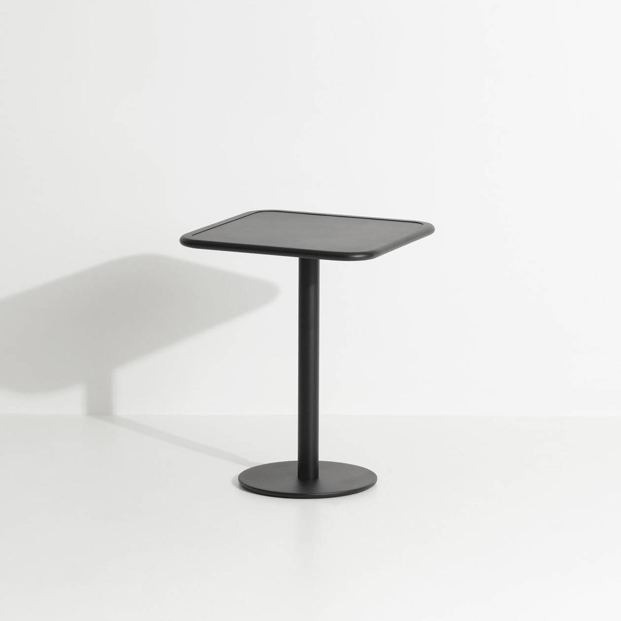 Stilvoller Week-End Tisch von Petite Friture für moderne Terrassen.