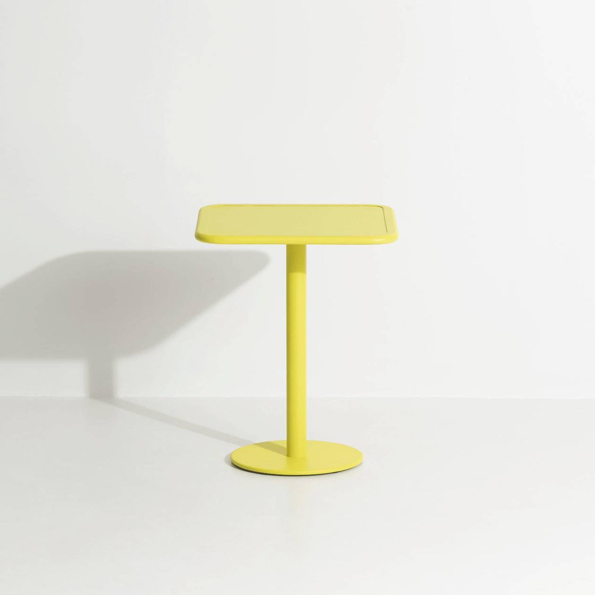 Stilvoller Week-End Tisch von Petite Friture für moderne Terrassen.