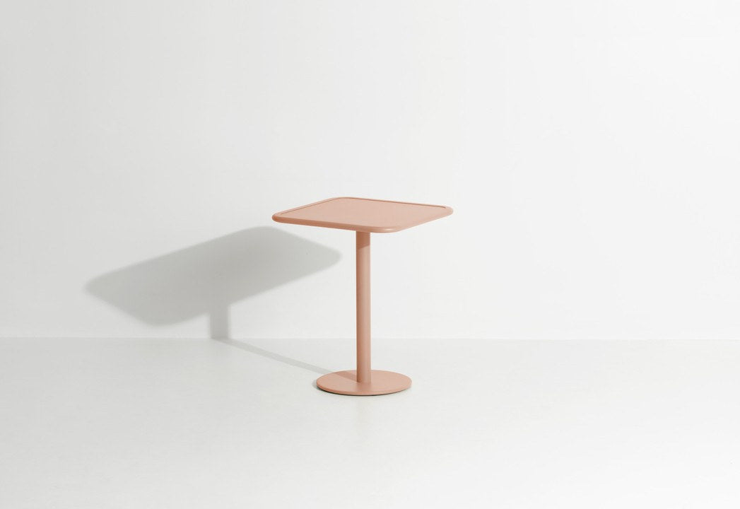 Week-End Dining Table in Blush präsentiert im Onlineshop von KAQTU Design AG. Gartentisch ist von Petite Friture