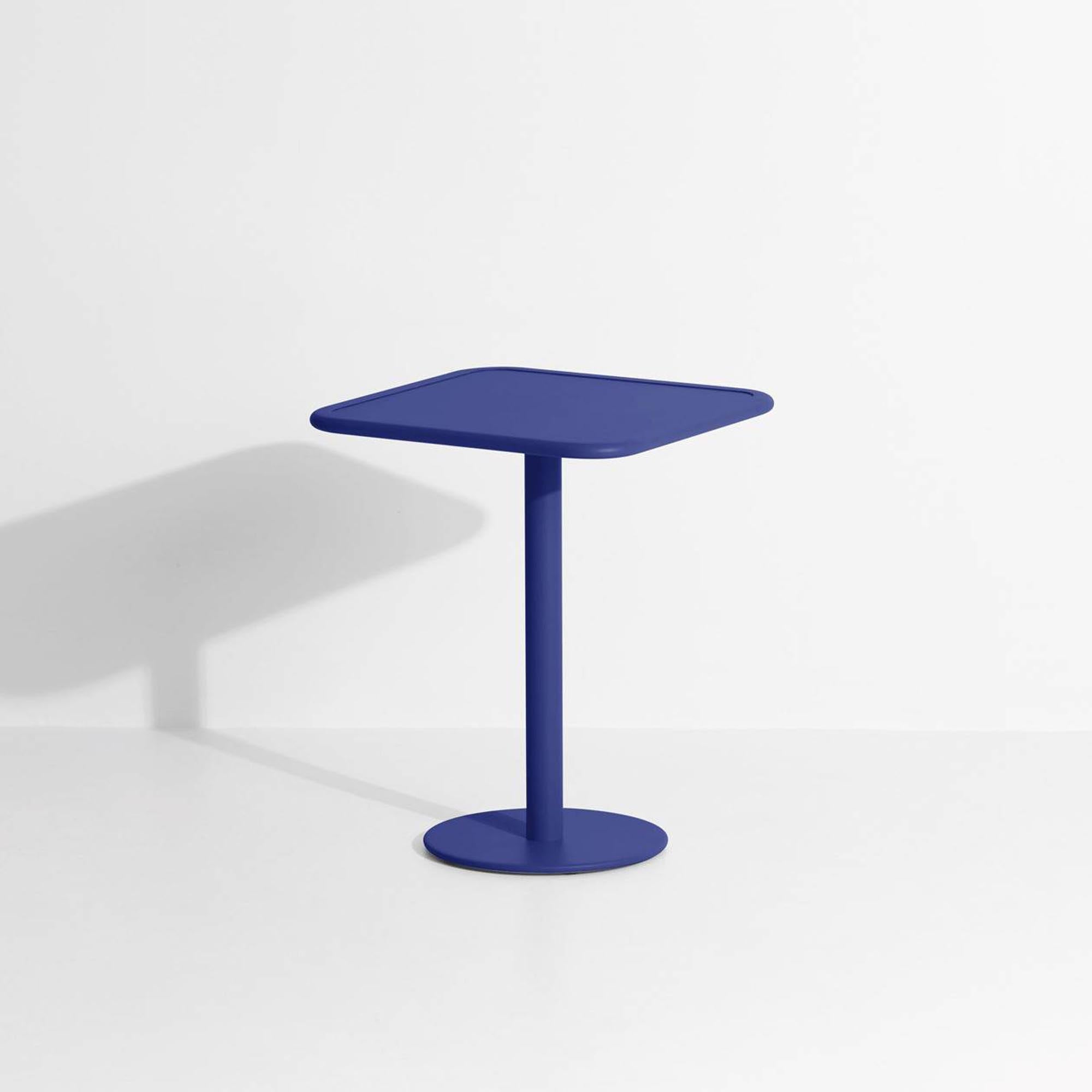 Eleganter Week-End Tisch von Petite Friture für stilvolle Gärten.