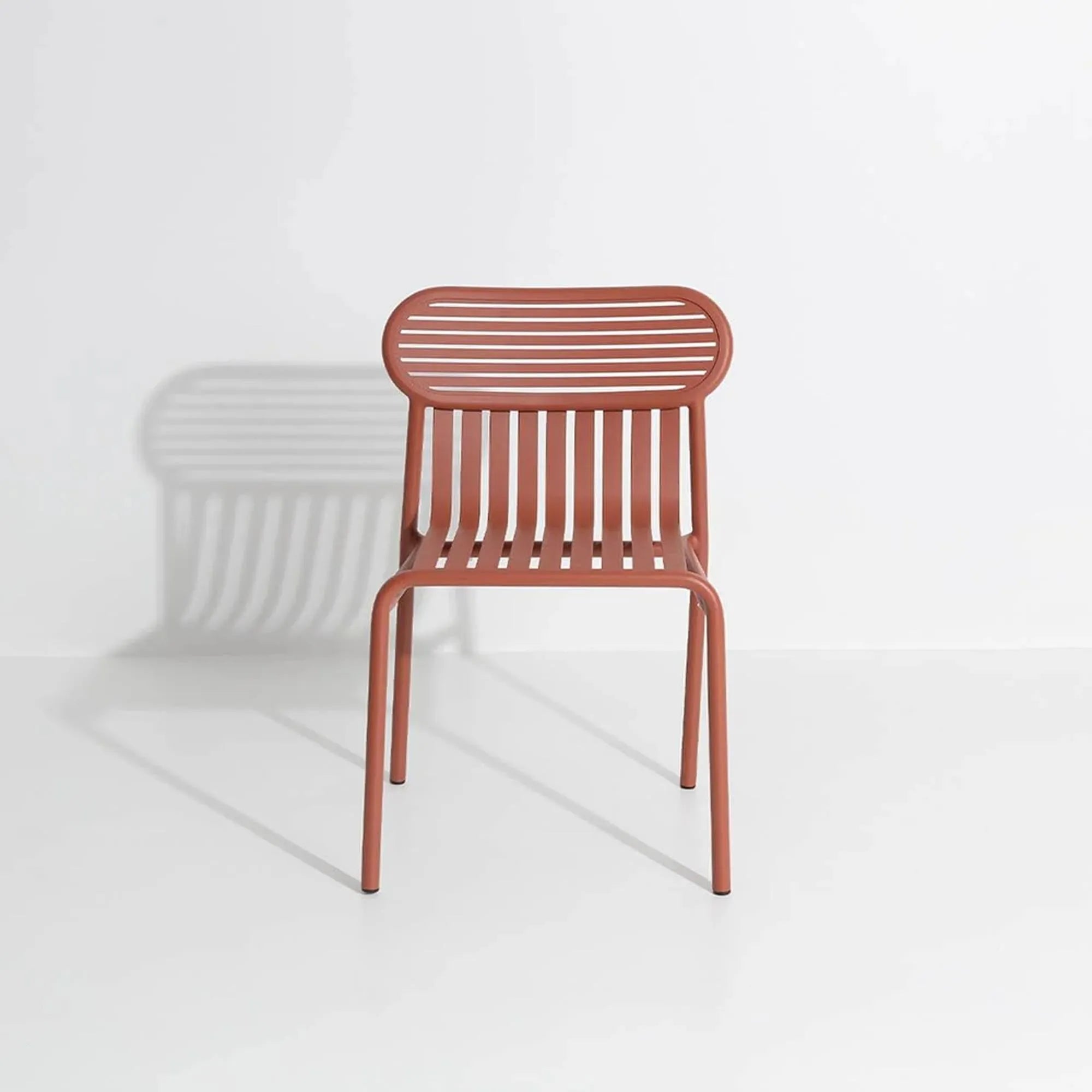 Eleganter Week-End Gartenstuhl: Perfekte Ergänzung für Ihre Terrasse.