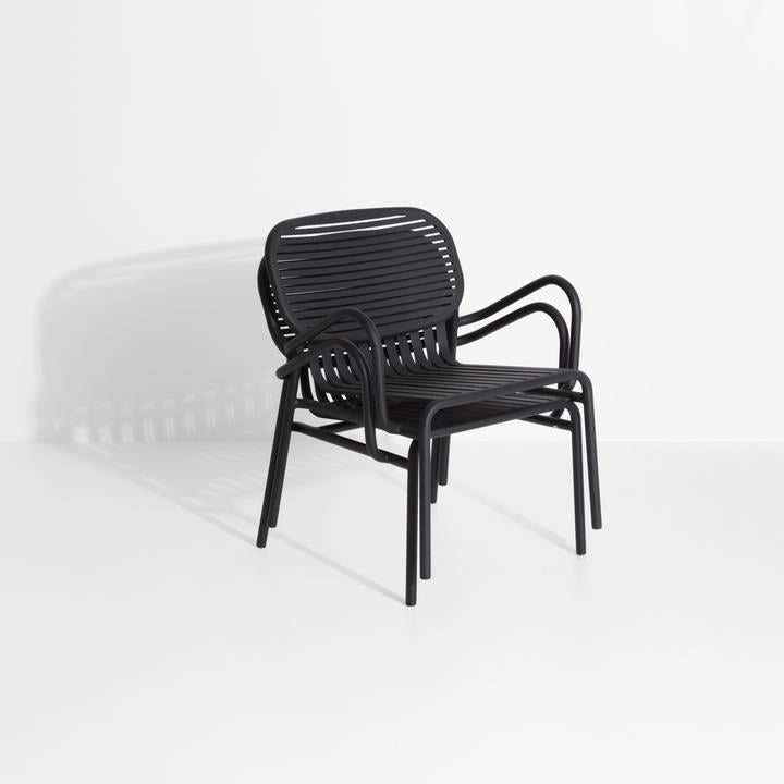 Week-End Garten Lounger in Black präsentiert im Onlineshop von KAQTU Design AG. Outdoor-Sessel mit Armlehnen ist von Petite Friture