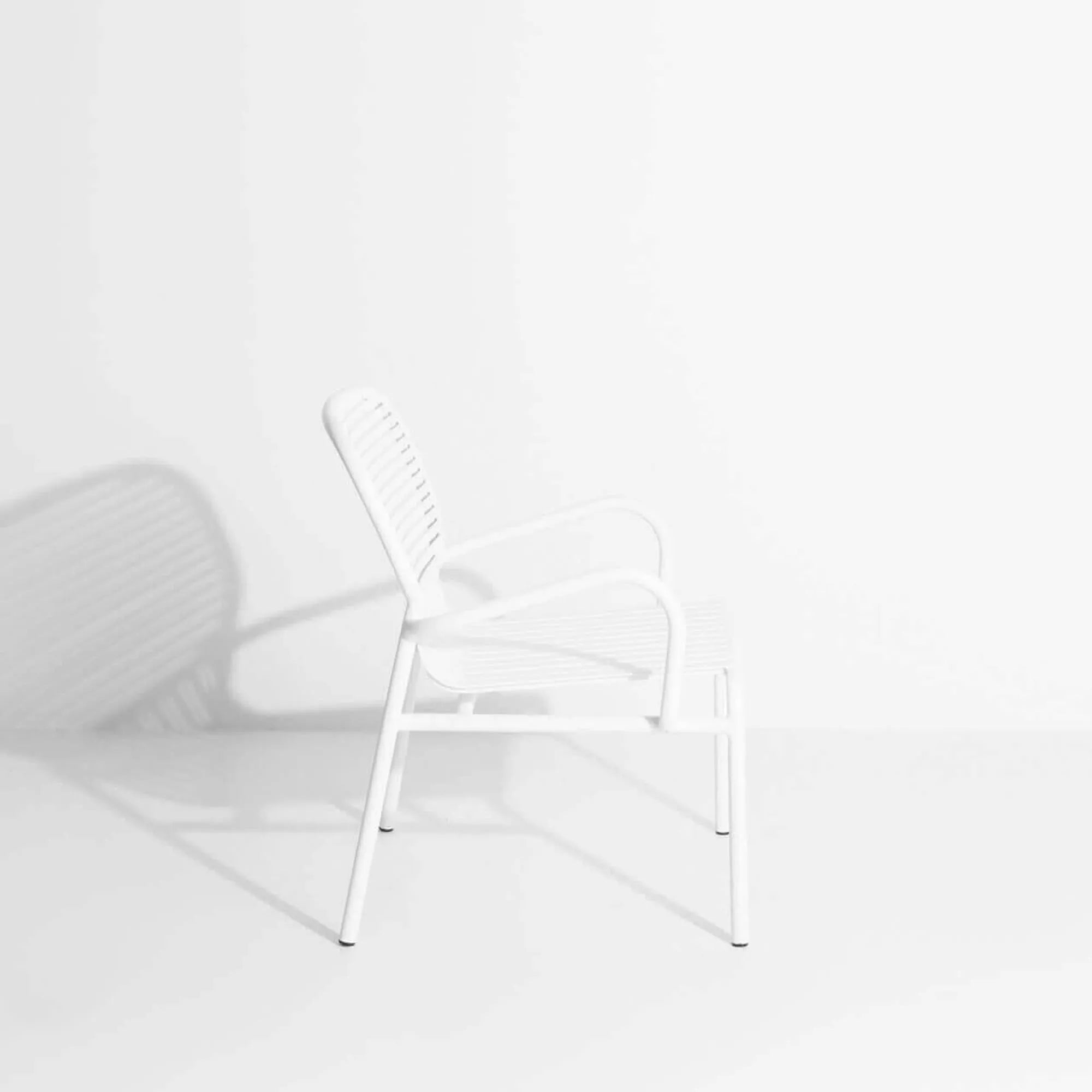 Week-End Lounger: Modernes Design für entspannte Gartenmomente.