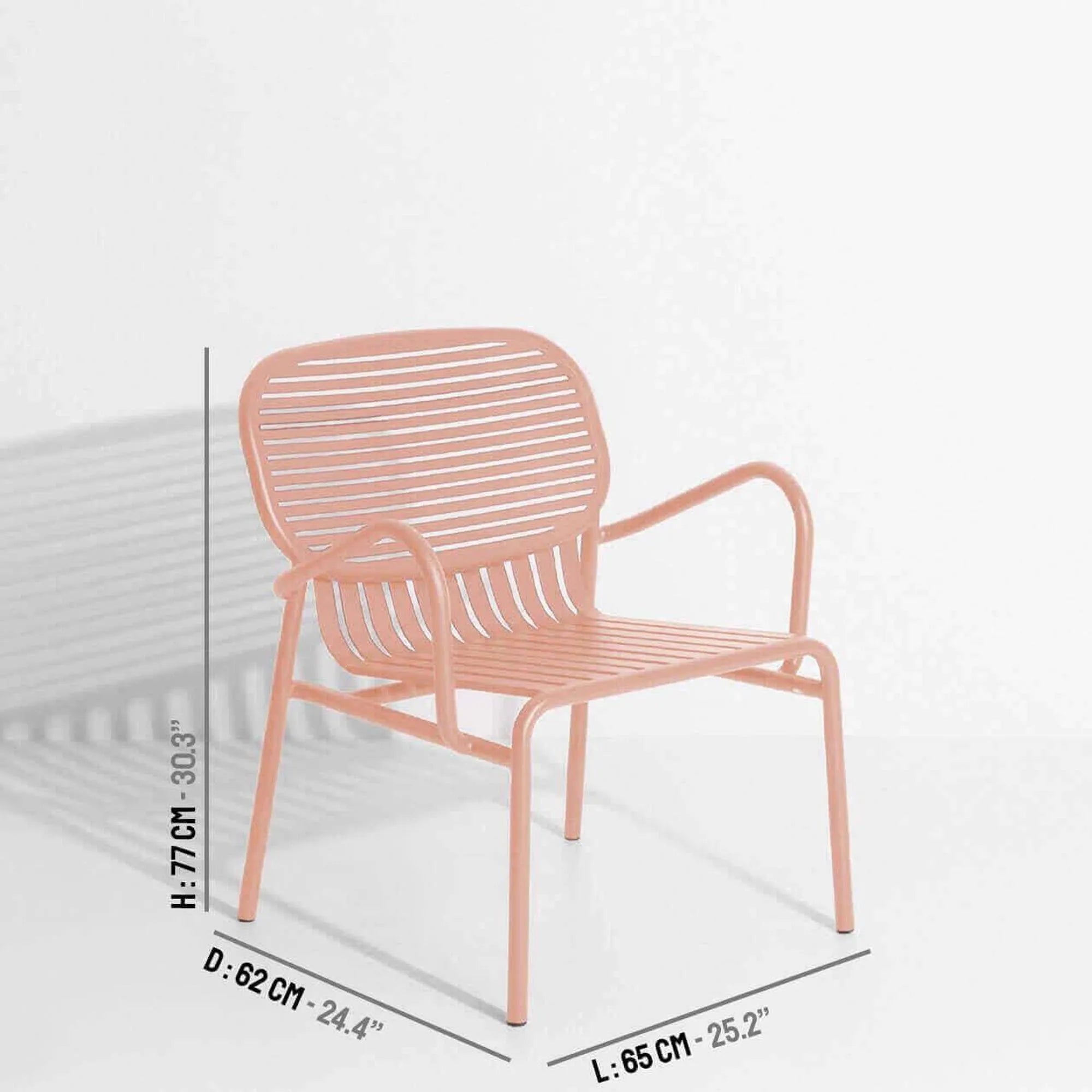 Eleganter Week-End Lounger: Perfekte Entspannung im Freien.