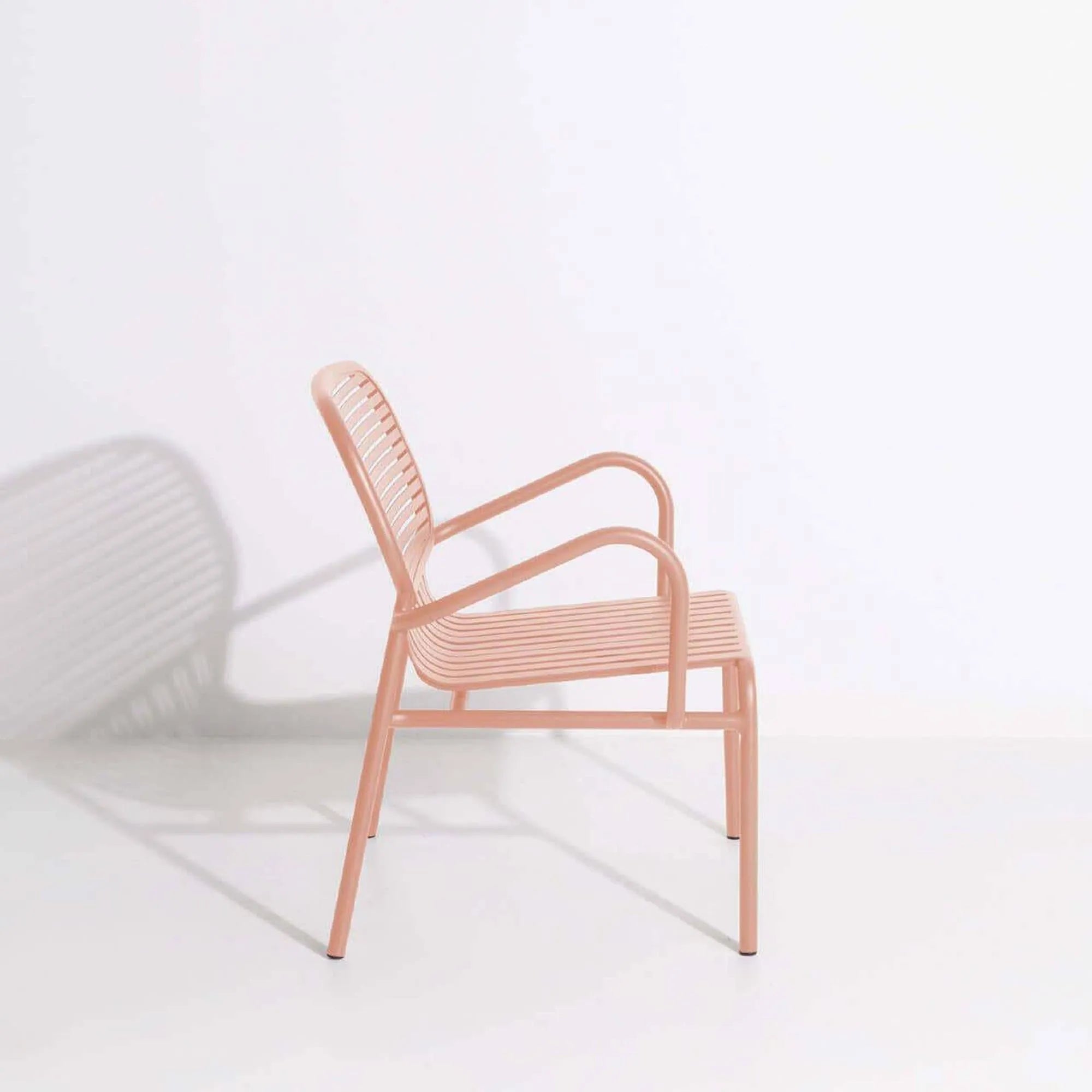 Week-End Lounger: Komfort und Design für Ihren Garten genießen.