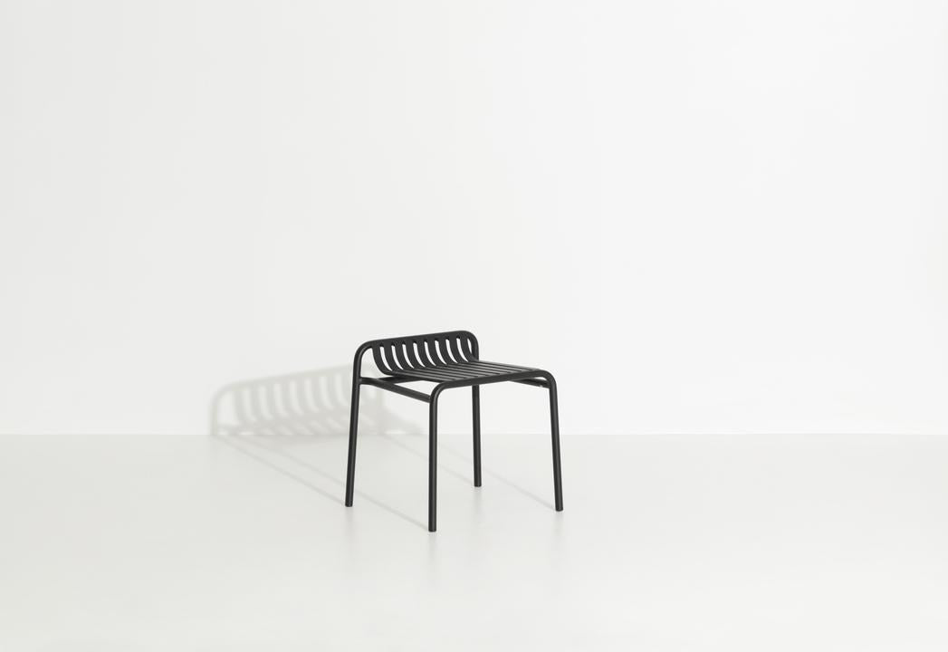 Week-End Gartenhocker in Black präsentiert im Onlineshop von KAQTU Design AG. Hocker Outdoor ist von Petite Friture
