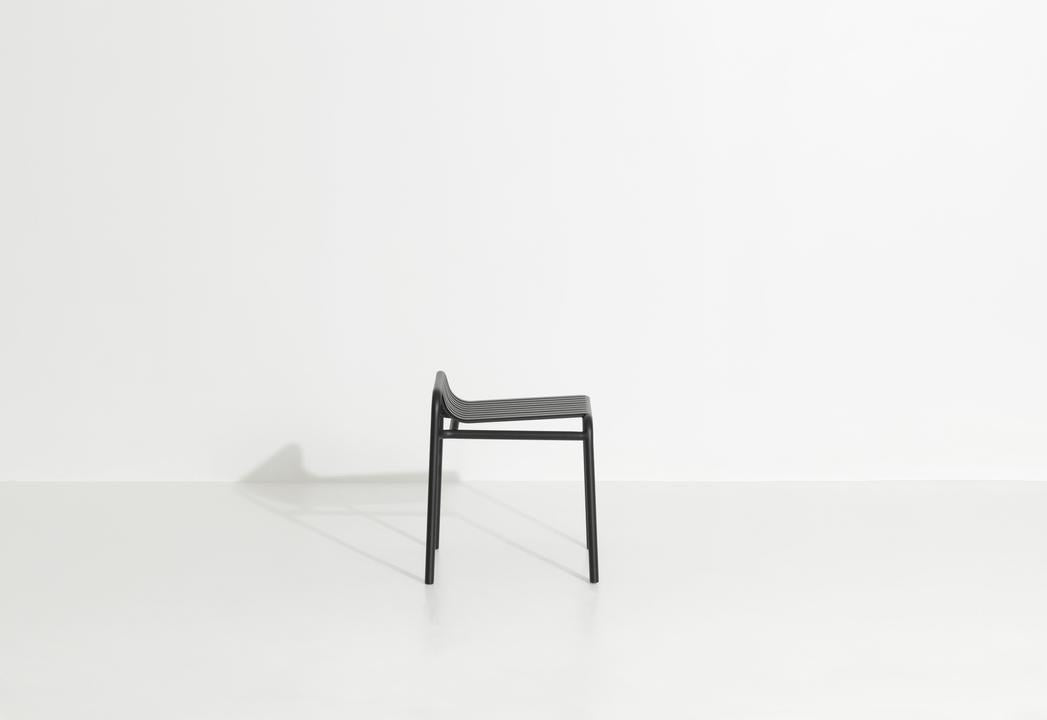 Week-End Gartenhocker in Black präsentiert im Onlineshop von KAQTU Design AG. Hocker Outdoor ist von Petite Friture