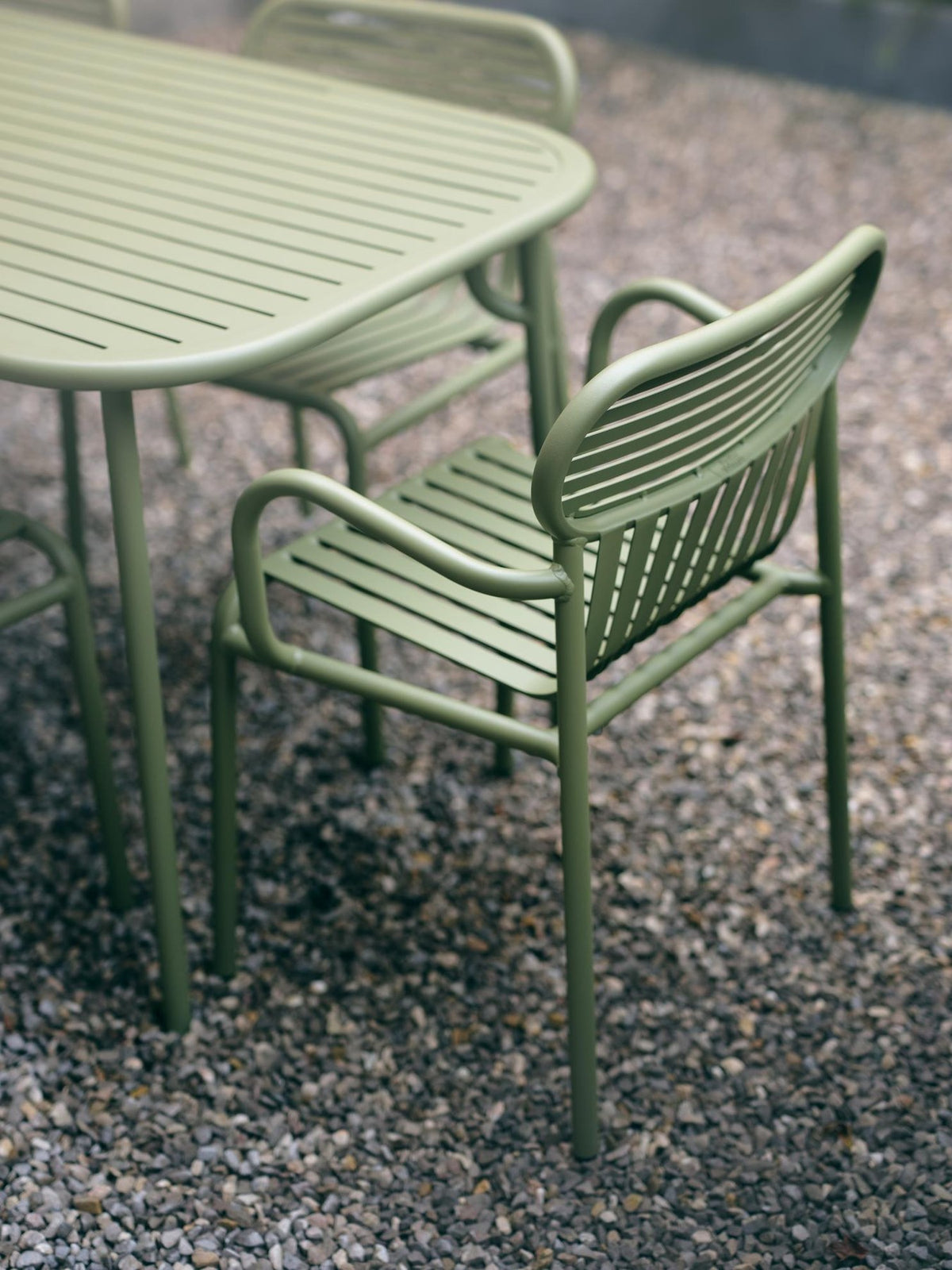 Week-End Gartenhocker in Black präsentiert im Onlineshop von KAQTU Design AG. Hocker Outdoor ist von Petite Friture