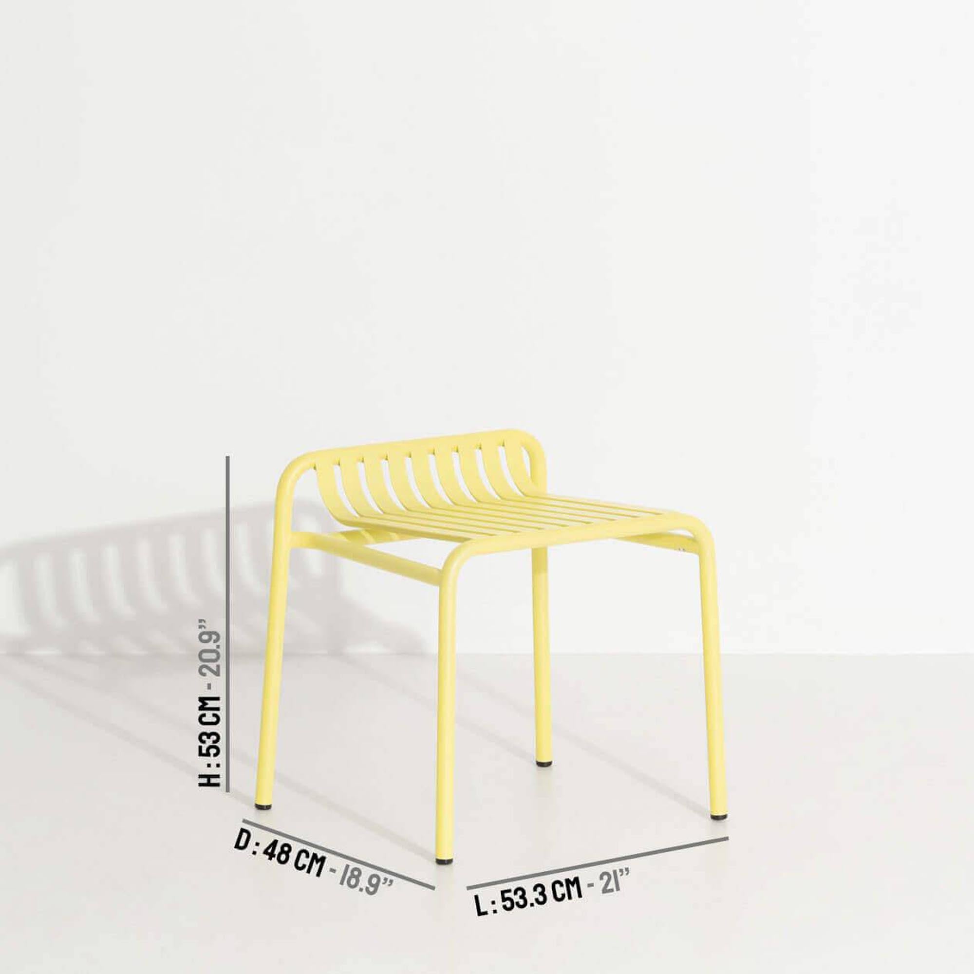 Stilvoller Week-End Hocker: Komfort und Design für Ihren Garten.