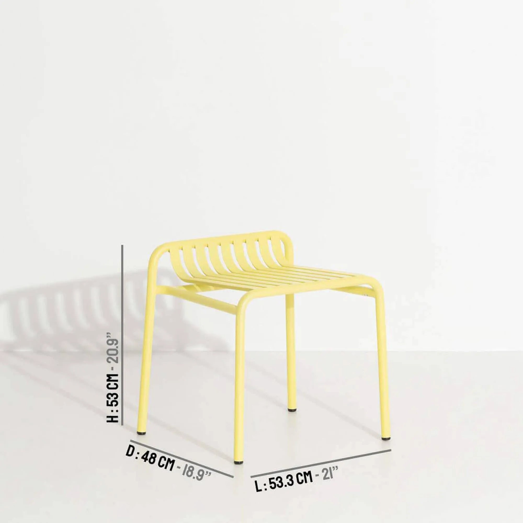Stilvoller Week-End Hocker: Komfort und Design für Ihren Garten.