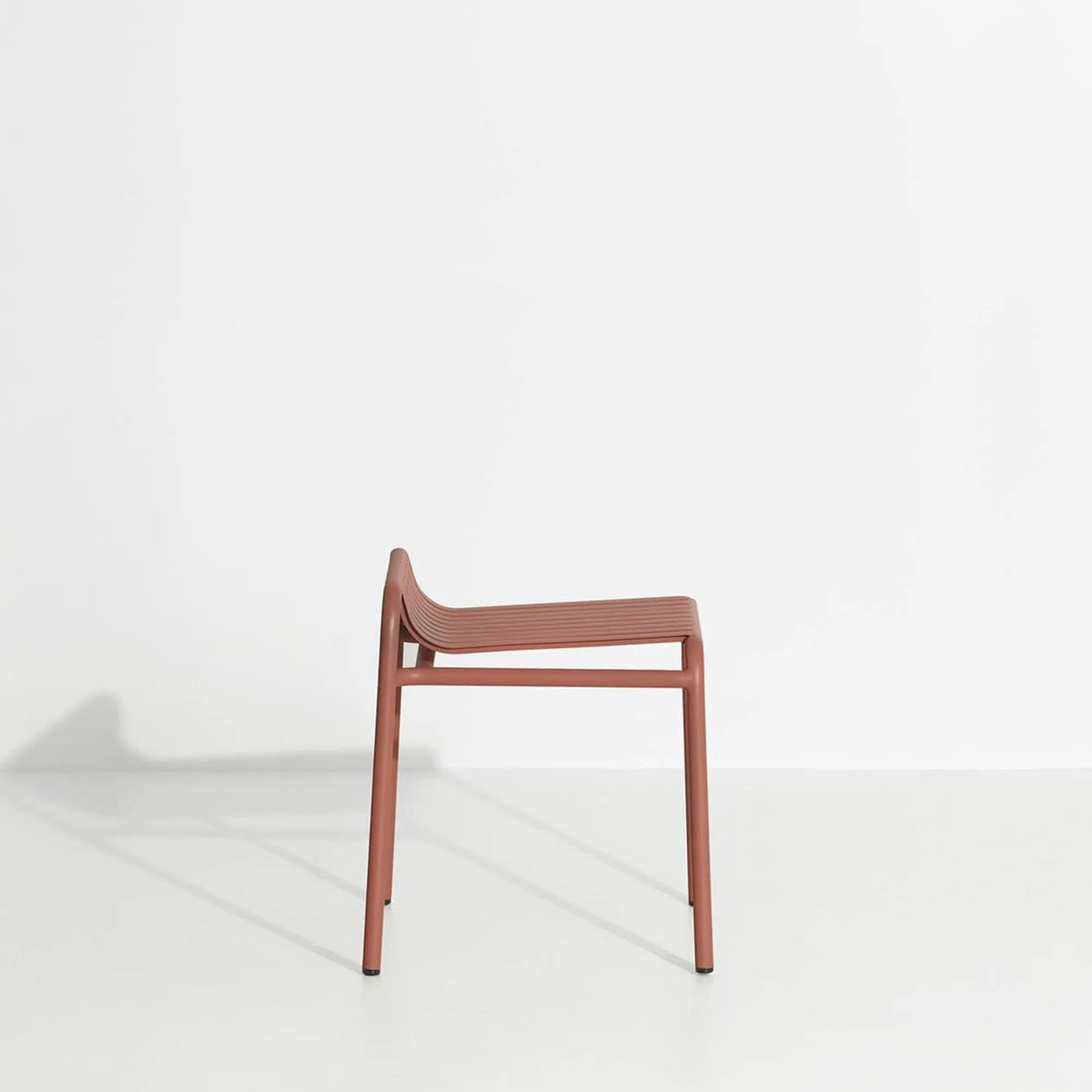 Eleganter Week-End Hocker: Perfekte Ergänzung für Ihren Außenbereich.