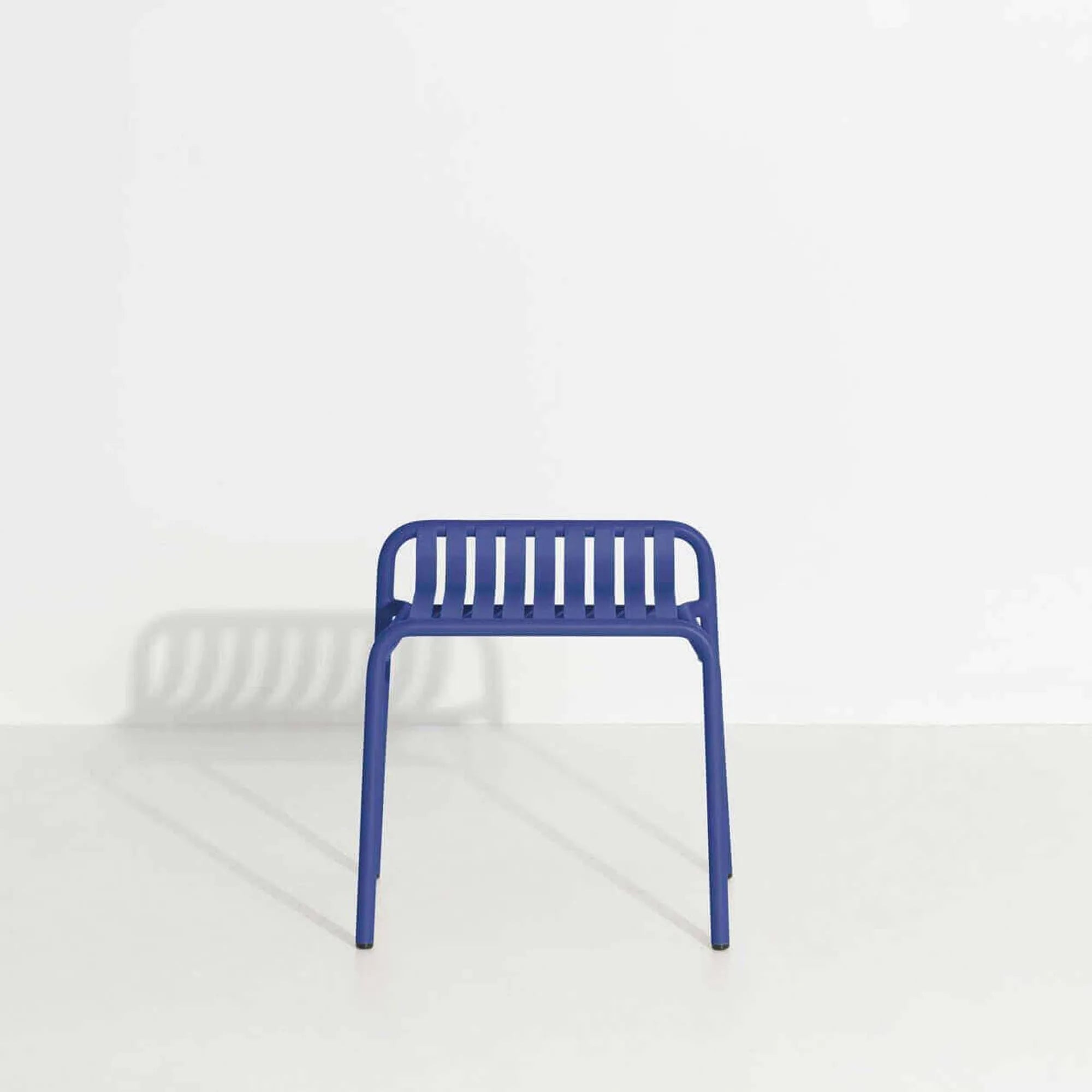 Stilvoller Week-End Hocker: Komfort und Design für Ihren Garten.
