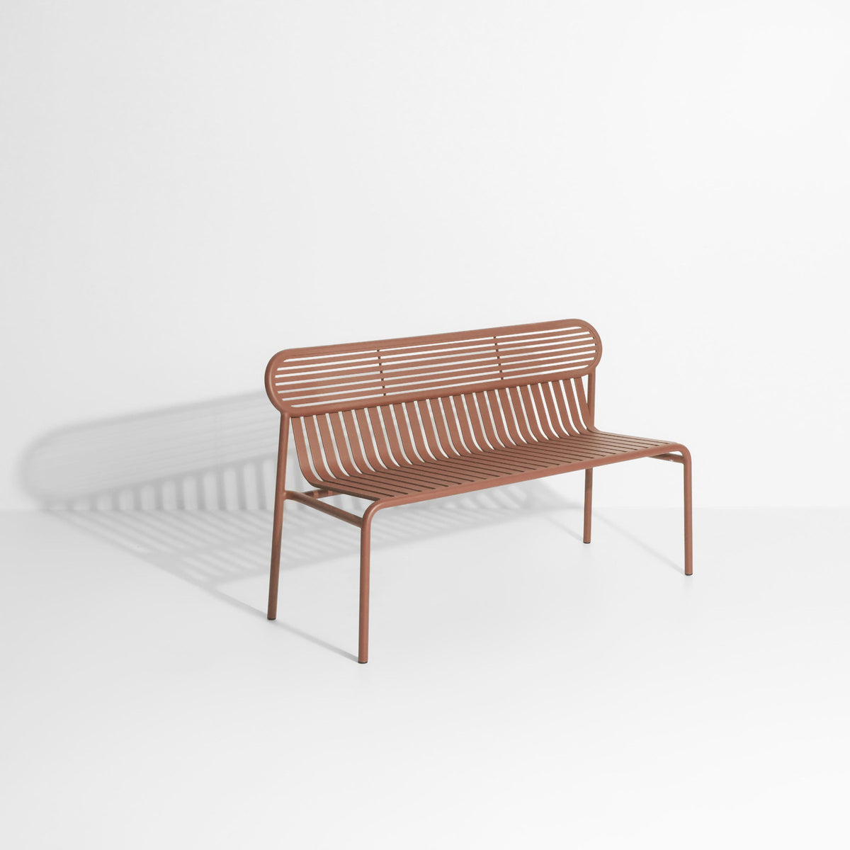 Week-End Gartenbank in Terracotta präsentiert im Onlineshop von KAQTU Design AG. Gartenbank ist von Petite Friture