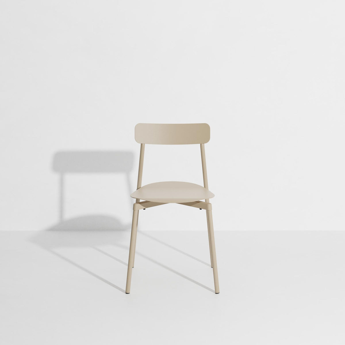 Fromme Stuhl in Dune präsentiert im Onlineshop von KAQTU Design AG. Gartenstuhl ist von Petite Friture