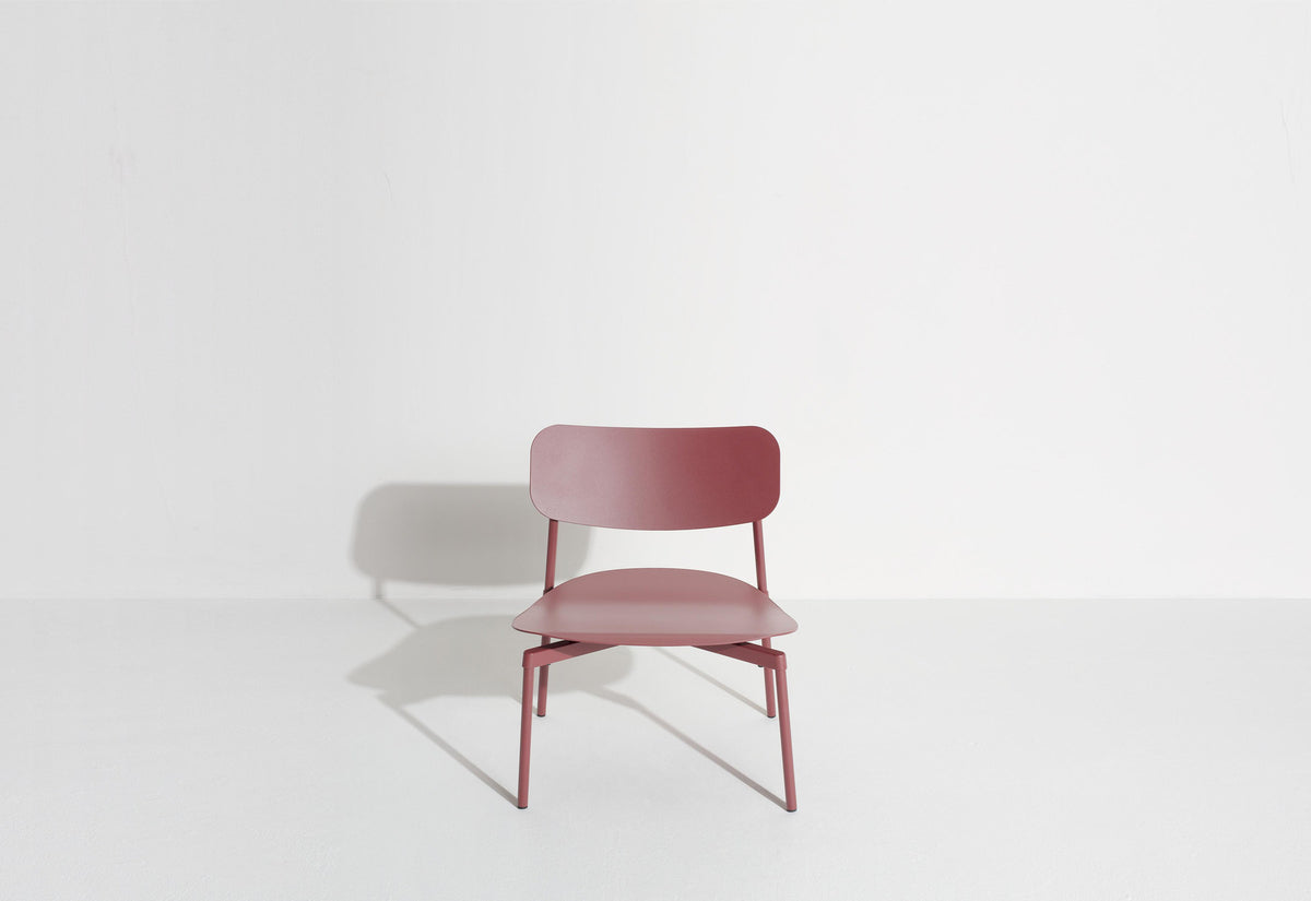 Fromme Lounge chair in Brown Red präsentiert im Onlineshop von KAQTU Design AG. Sessel mit Armlehnen ist von Petite Friture