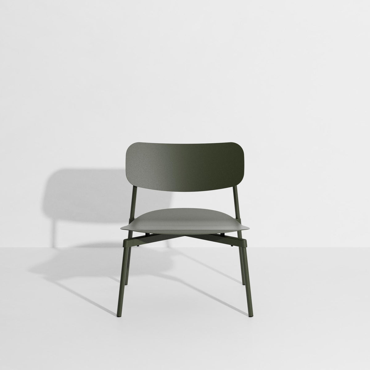Fromme Lounge chair in Glass Green präsentiert im Onlineshop von KAQTU Design AG. Sessel mit Armlehnen ist von Petite Friture