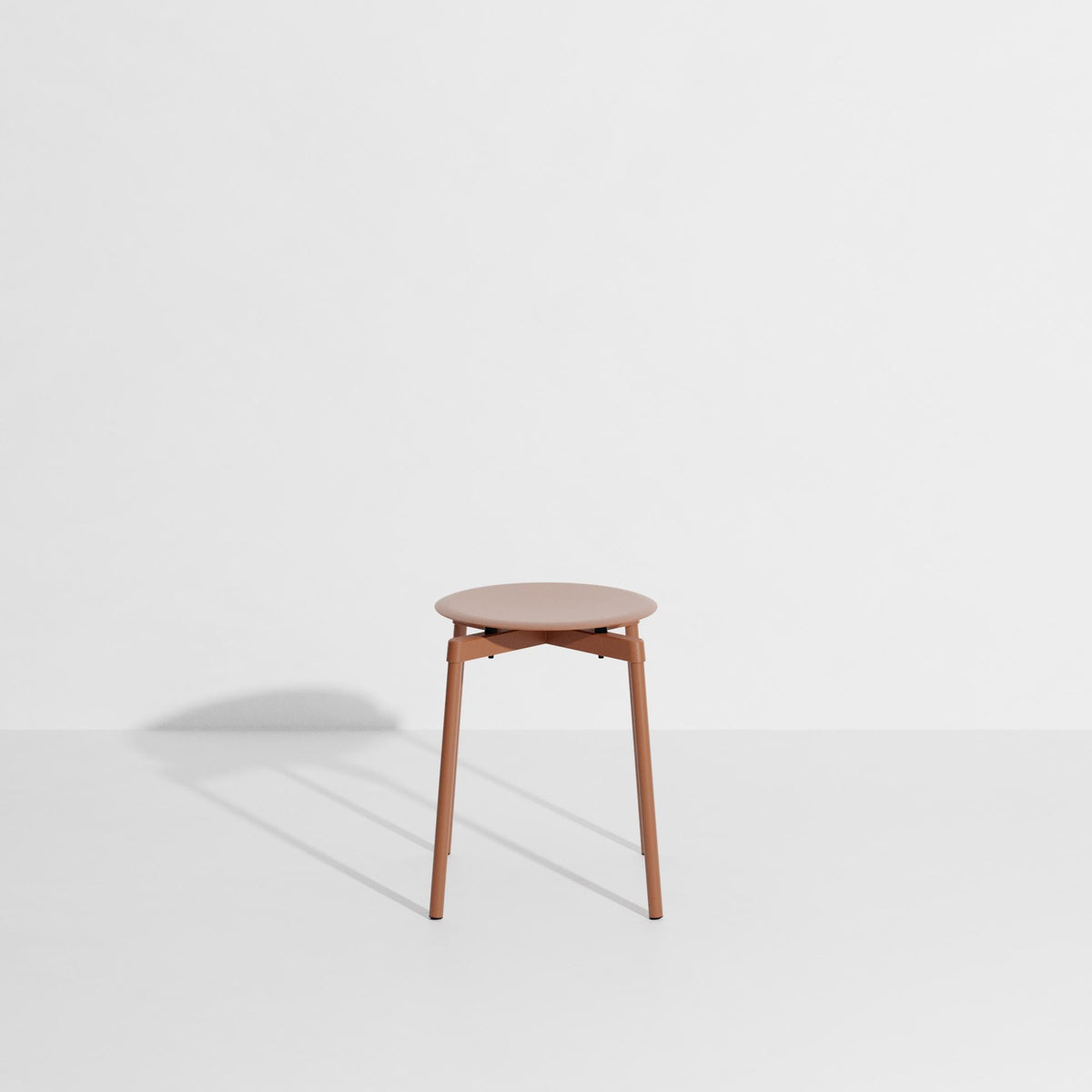 Fromme Barstuhl in Terracotta präsentiert im Onlineshop von KAQTU Design AG. Hocker Outdoor ist von Petite Friture