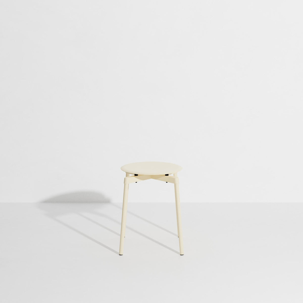 Fromme Barstuhl in Ivory präsentiert im Onlineshop von KAQTU Design AG. Hocker Outdoor ist von Petite Friture