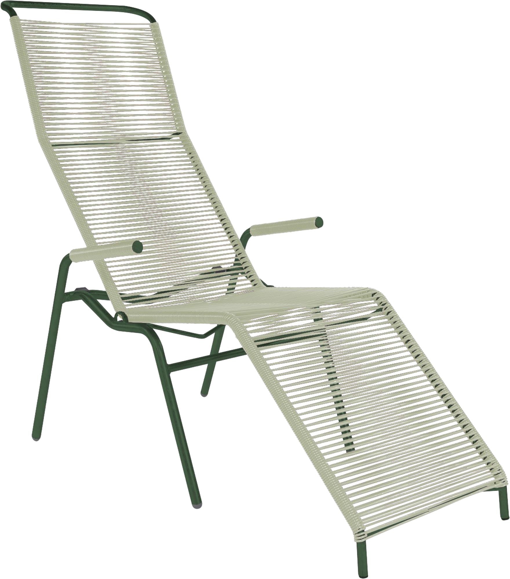 Entdecken Sie den eleganten Säntis Spaghetti Liegestuhl von Schaffner – wetterfest, bequem und nachhaltig. Ideal für Garten, Terrasse und Balkon. Made in Switzerland.