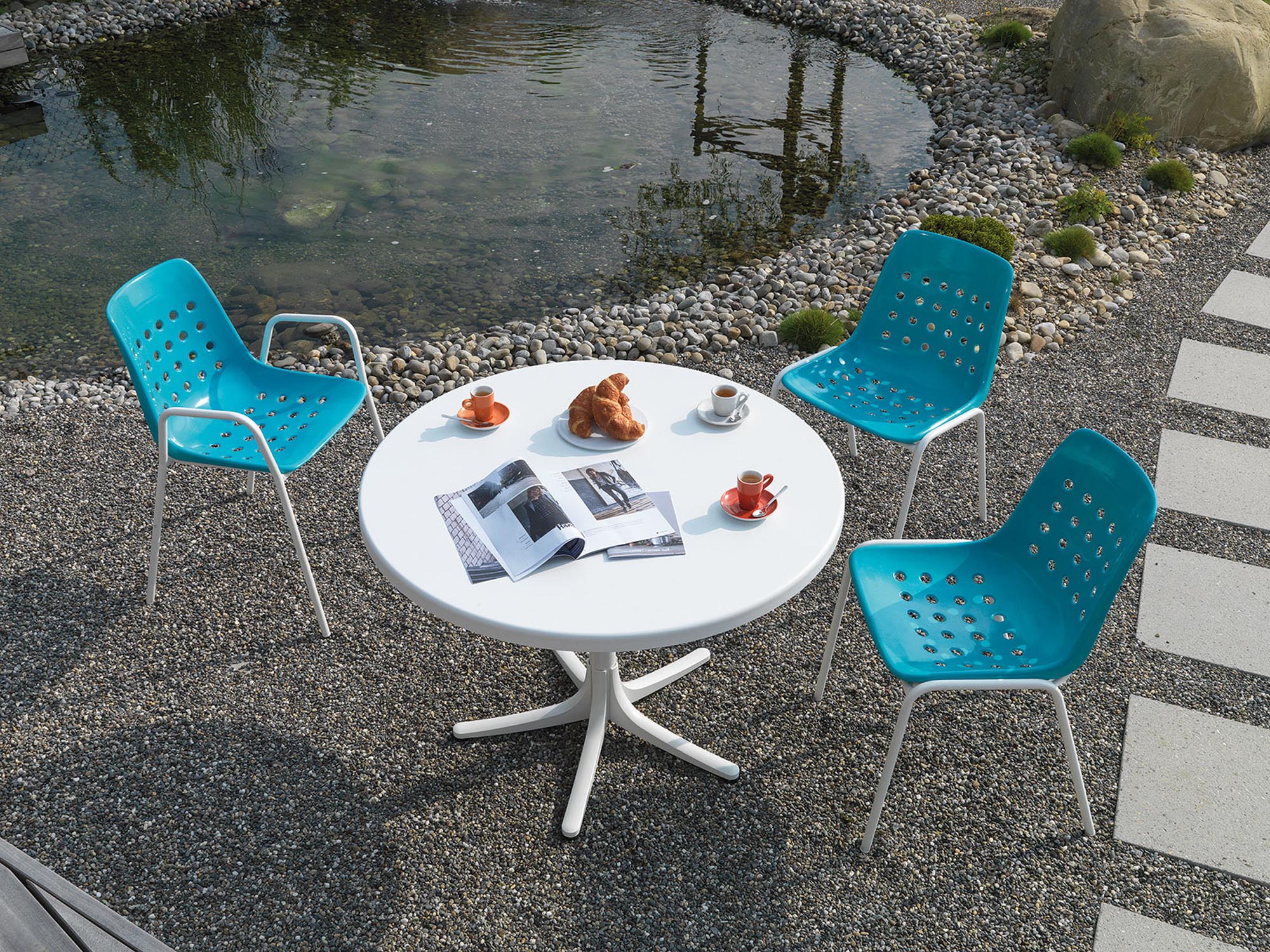 Eleganter Bermuda Gartenstuhl ohne Armlehnen von Schaffner, perfekt für entspannte Stunden im Freien, wetterbeständig und stilvoll.