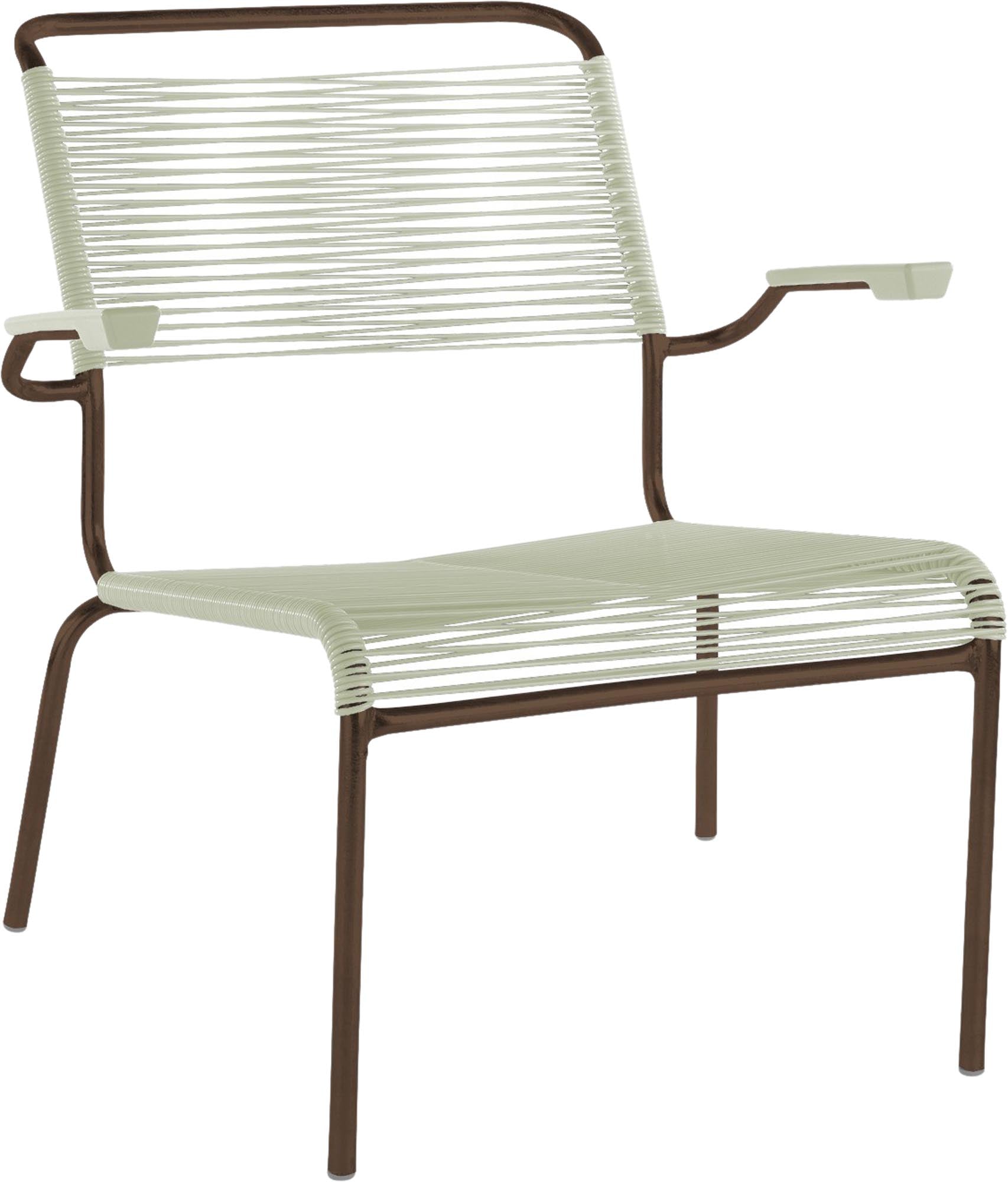 Säntis Lounger: Stilvoller Spaghetti-Look mit bequemen Armlehnen.