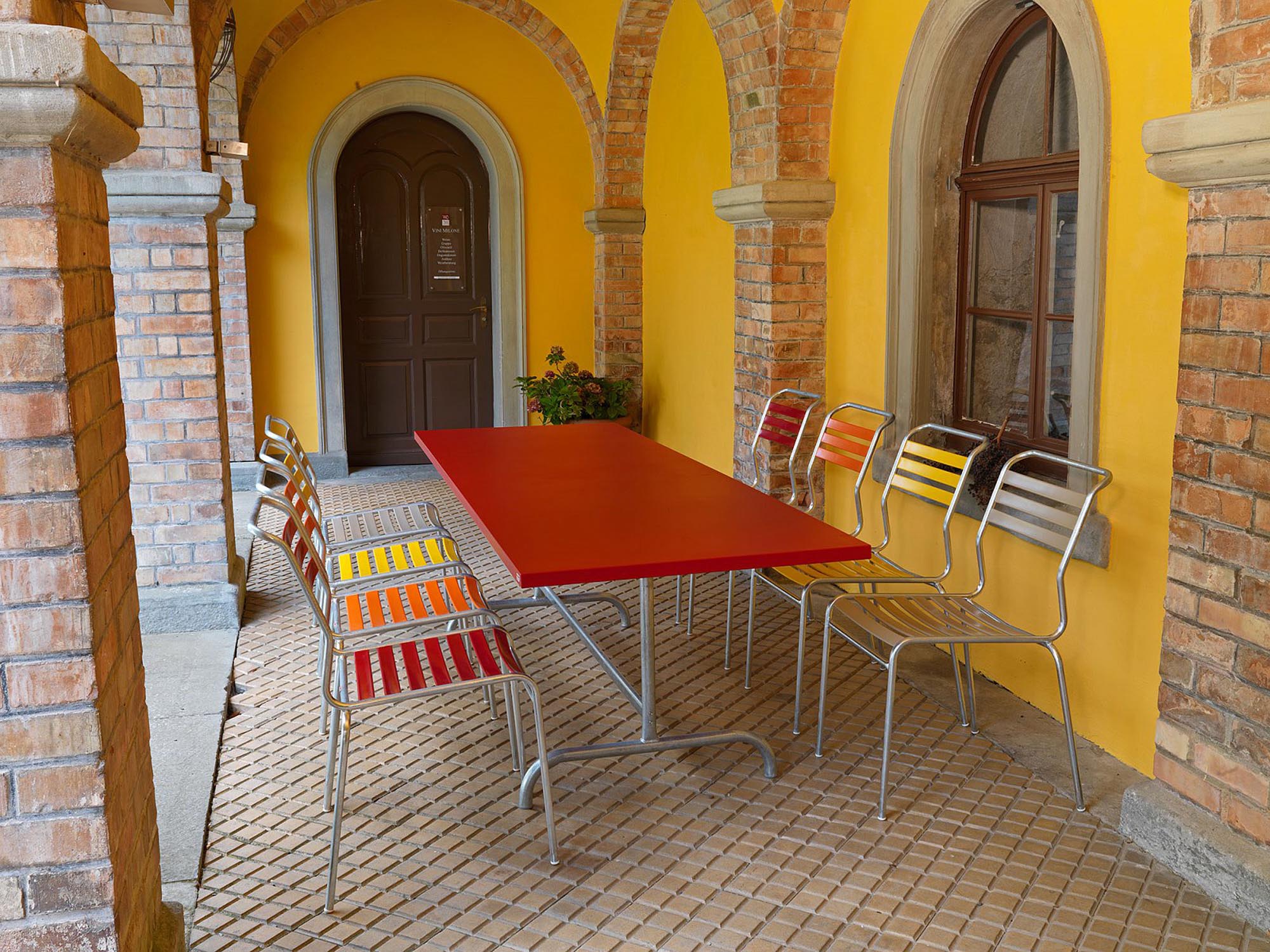 Säntis Metall-Gartentisch 240x90 klappbar in Rot / Feuerverzinkt präsentiert im Onlineshop von KAQTU Design AG. Gartentisch ist von Schaffner