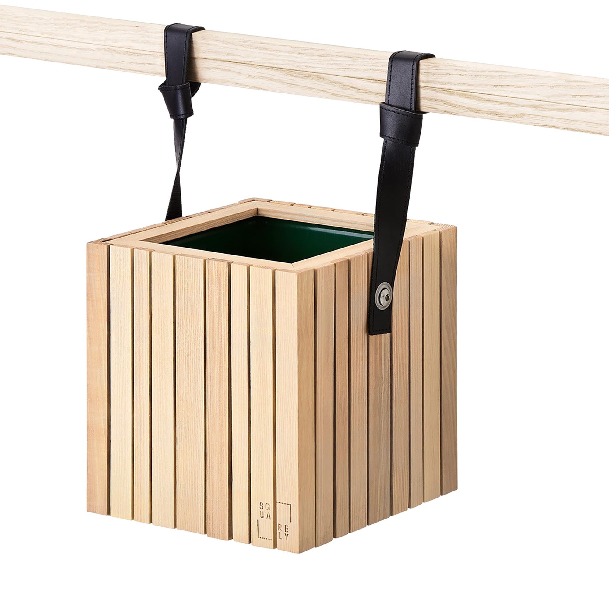 Elegantes Pflanzgefäß mit innovativer Halterung von Squarely Copenhagen.