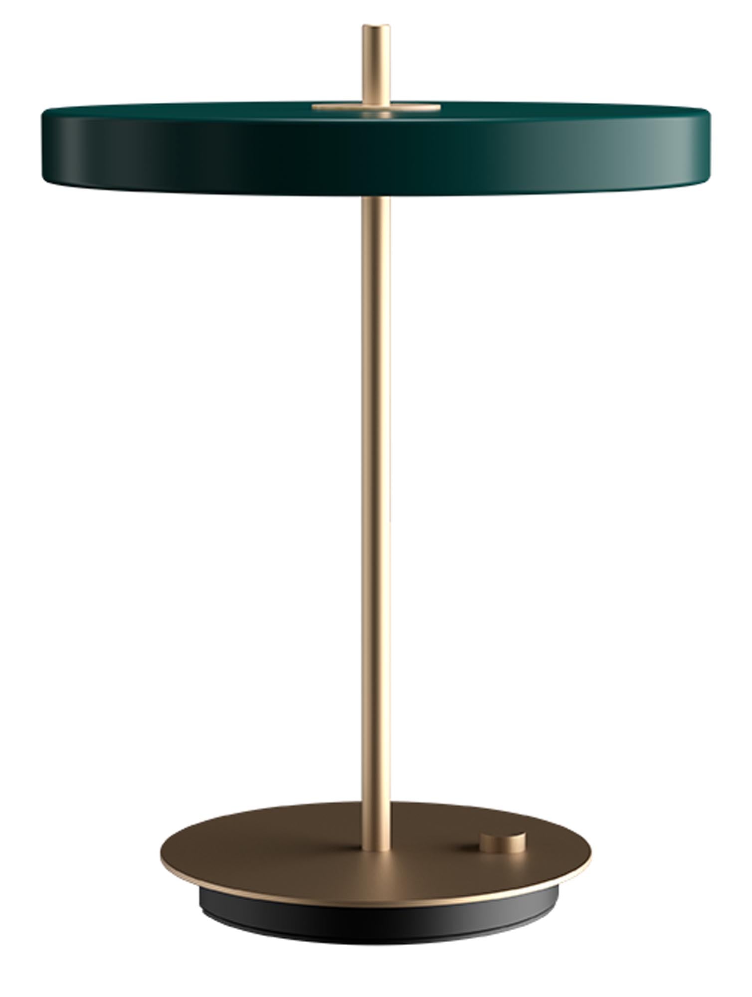 Asteria Tischleuchte: Modernes Design mit praktischer USB-Funktion.
