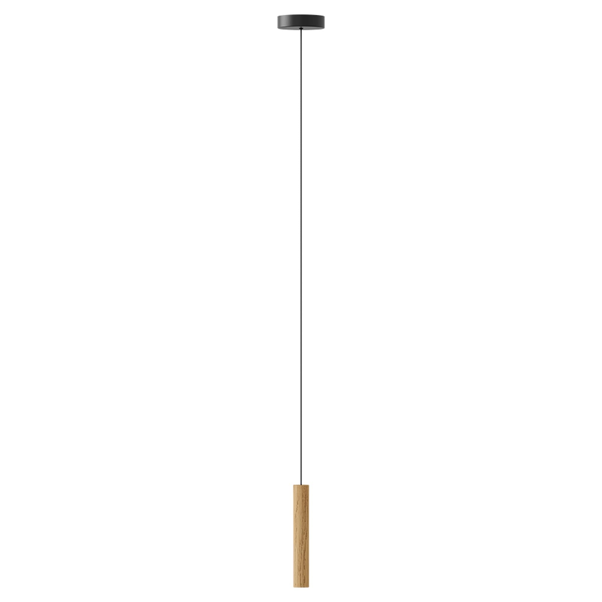Die Chimes Pendelleuchte von Umage vereint skandinavisches Design und natürliche Materialien, ideal für eine warme, einladende Atmosphäre.