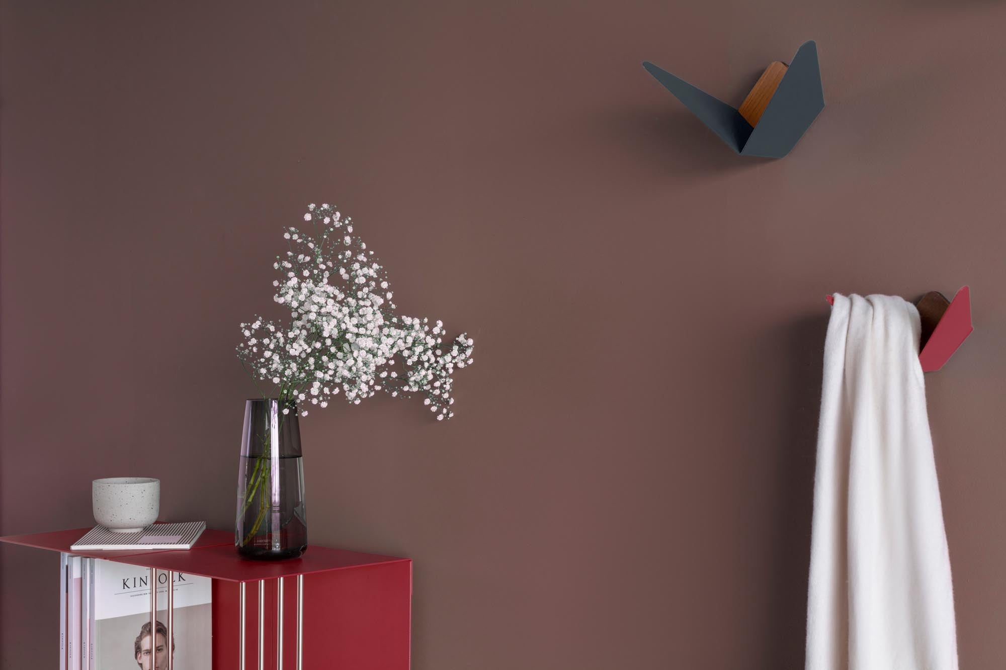 Umage Butterflies: Moderner Kleiderhaken für kreative Raumgestaltung.