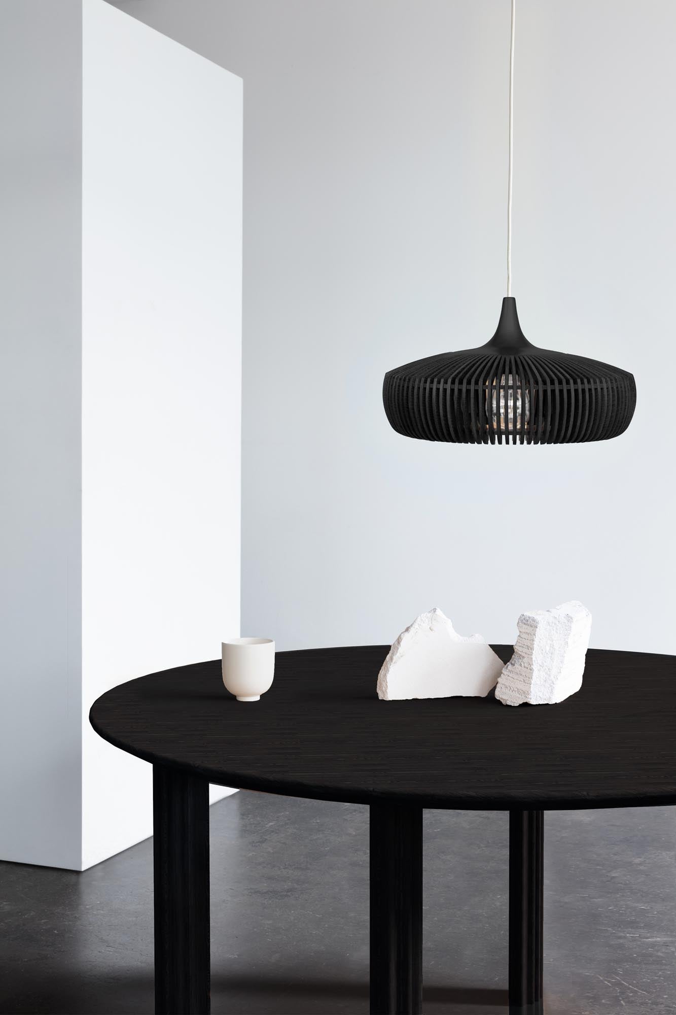 Eleganter Comfort Circle Esstisch von Umage für stilvolles Wohnen.