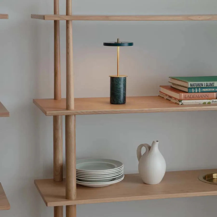 Asteria Move Mini: Elegante, kabellose LED-Tischleuchte von Umage.
