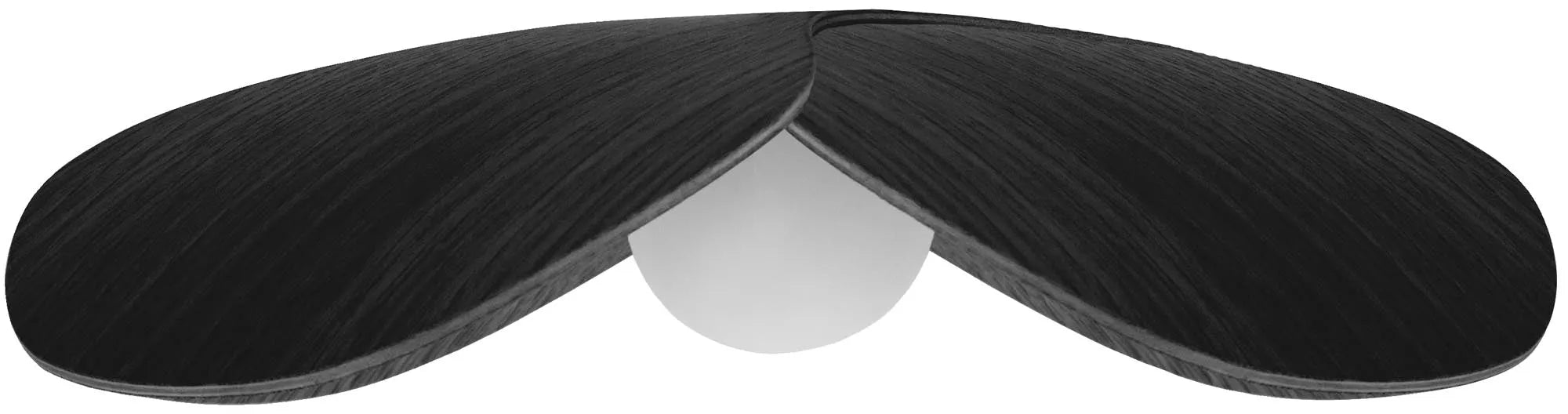 Stilvoller Lampenschirm aus Eichenfurnier mit floralem Design.
