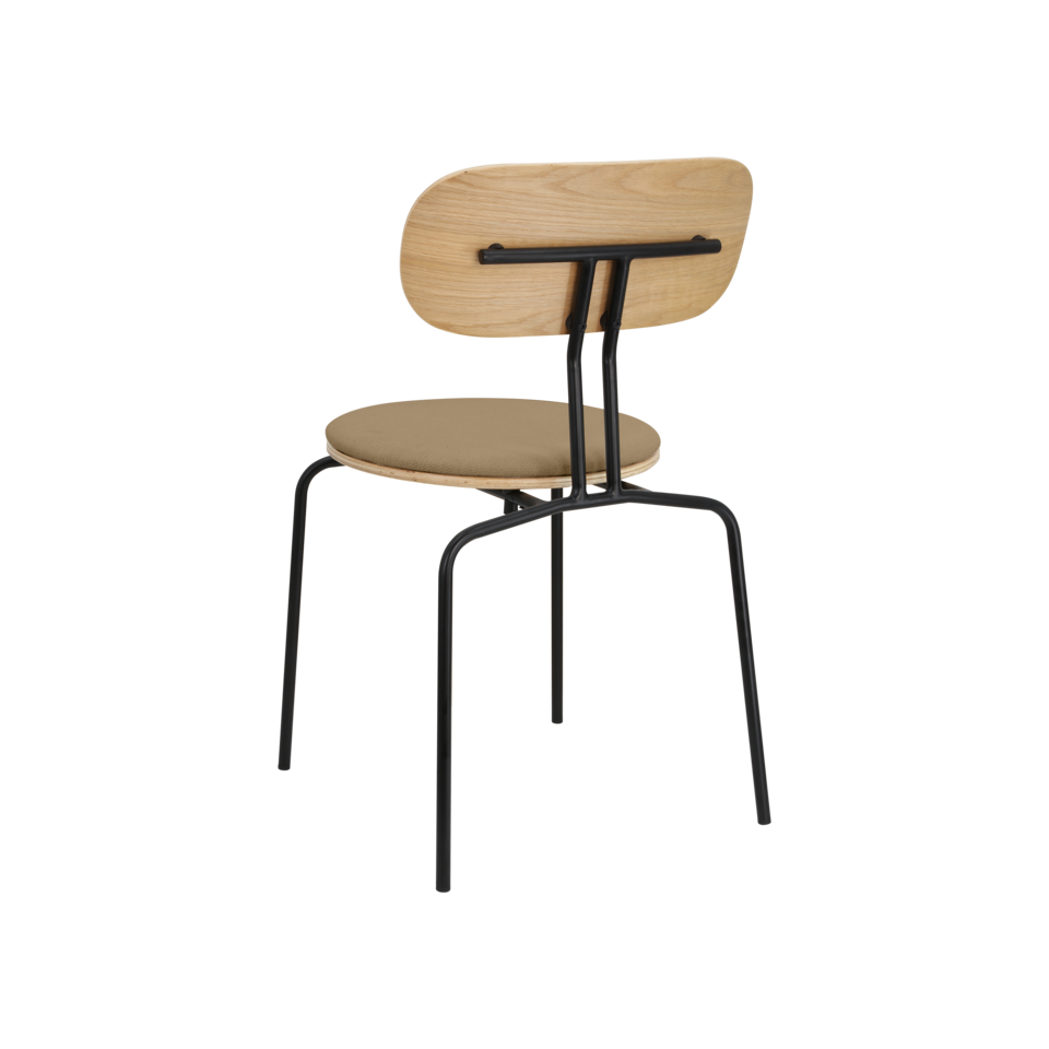 Curious Stuhl gepolstert in Sugar Brown präsentiert im Onlineshop von KAQTU Design AG. Stuhl ist von Umage