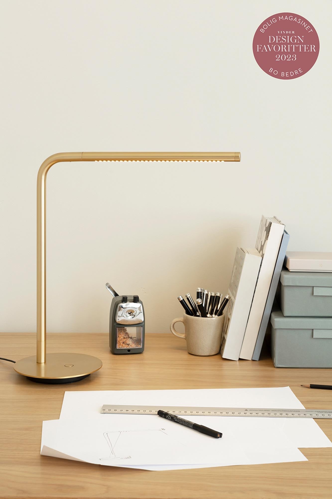 Stilvolle Omni Tischleuchte von Umage: Modernes Design trifft Licht.